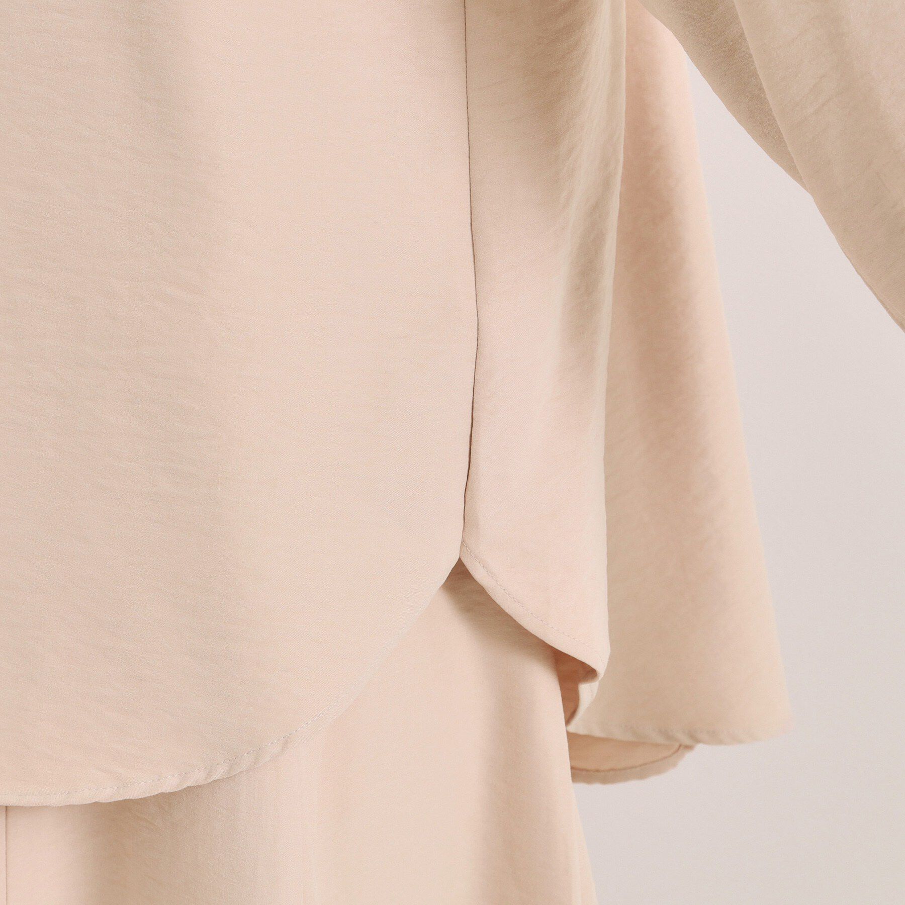 ITS&rsquo;DEMO「【手洗い可／セットアップ可】サテンピーチシャツ」|シャツ・ブラウス|