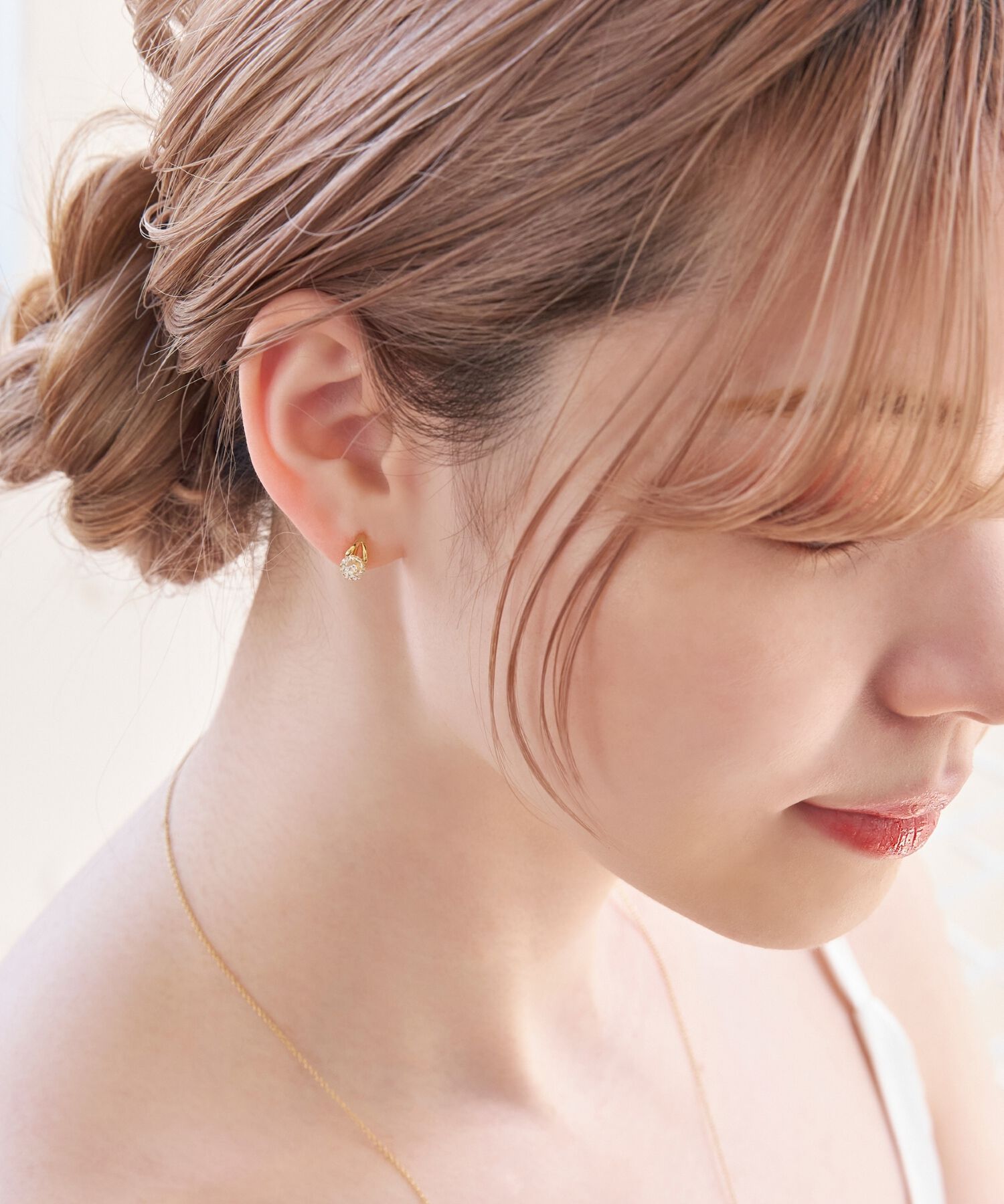 Phoebe「【金属アレルギー対応】【痛くないシリーズ】ルーセントビジューライトフィットイヤリング　ゴールド」|イヤリング|