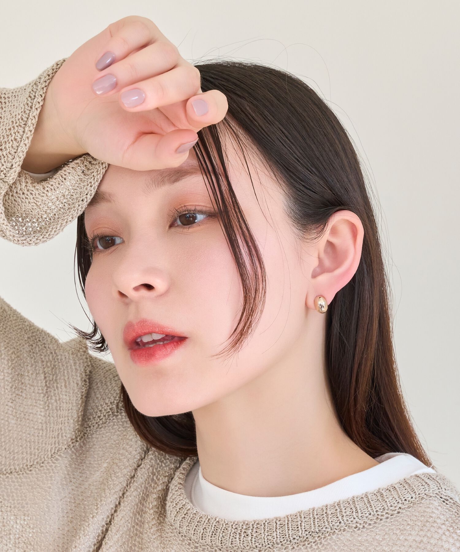 Phoebe「【金属アレルギー対応】オーバルフープスナップイヤリング　シャンパンゴールド」|イヤリング|