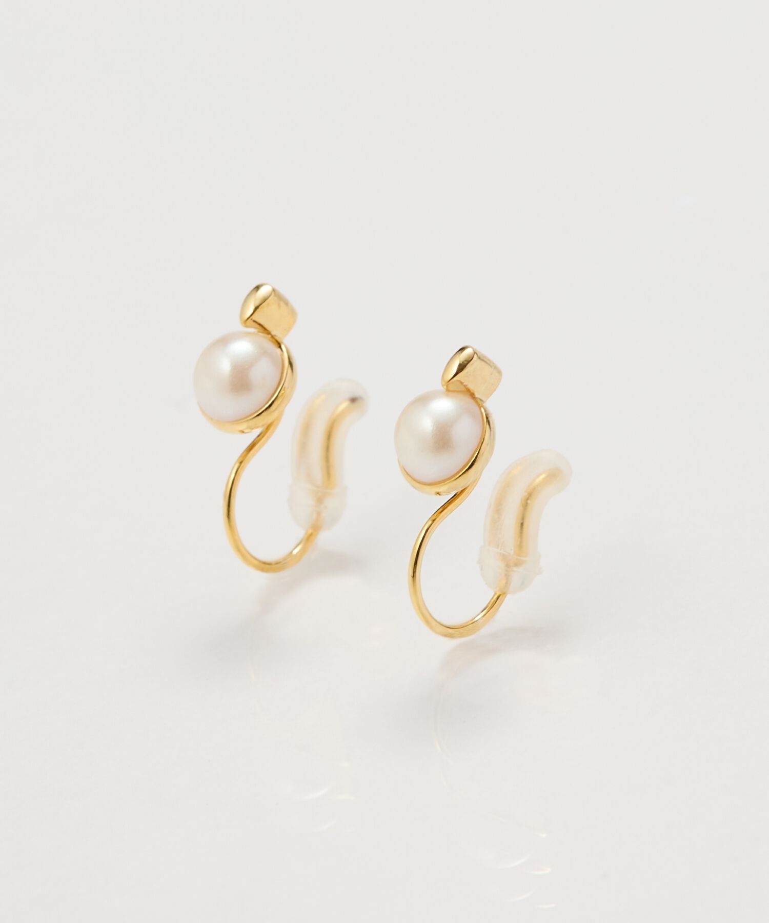 Phoebe「【痛くないシリーズ】パワーストーンライトフィットイヤリング　パール」|イヤリング|