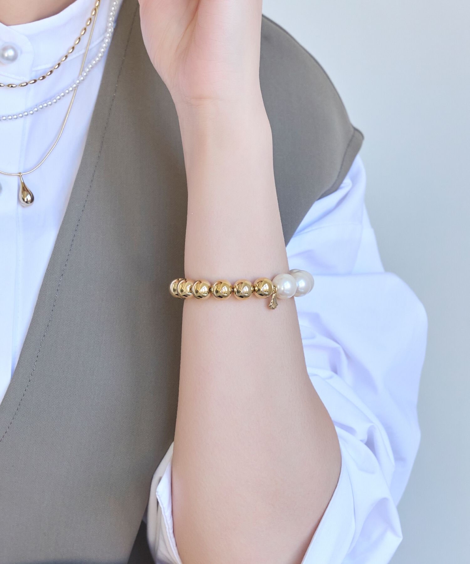 Phoebe「メタルボールゴムブレスレット　ゴールド」|ブレスレット・バングル|