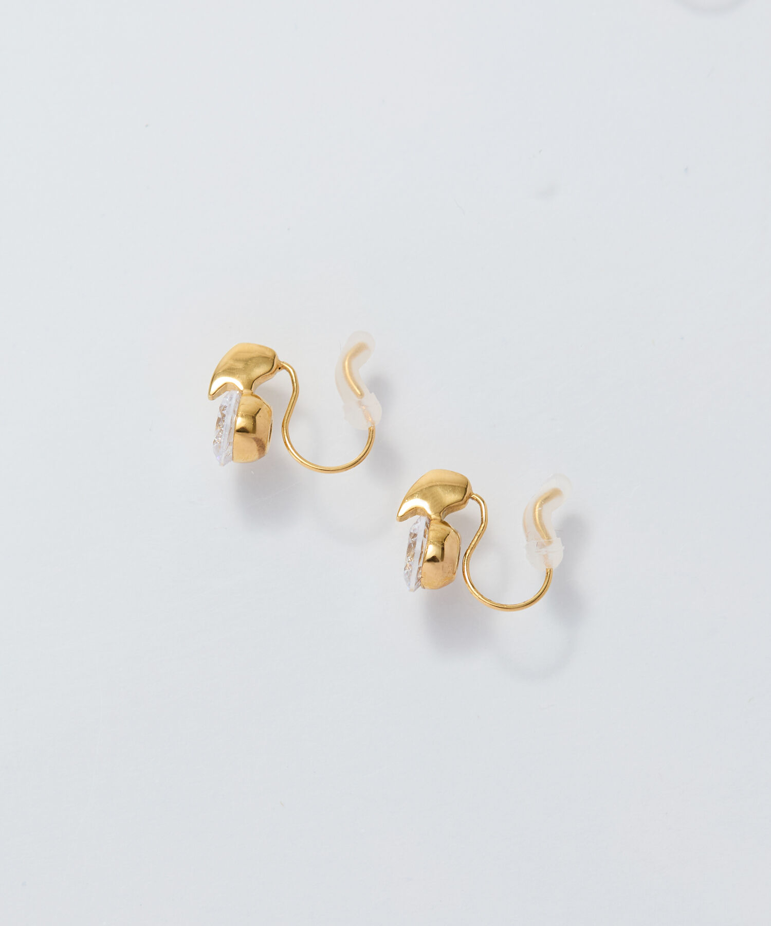 Phoebe「【痛くないシリーズ/金属アレルギー対応】スターリスビジューライトフィットイヤリング　ゴールド」|イヤリング|