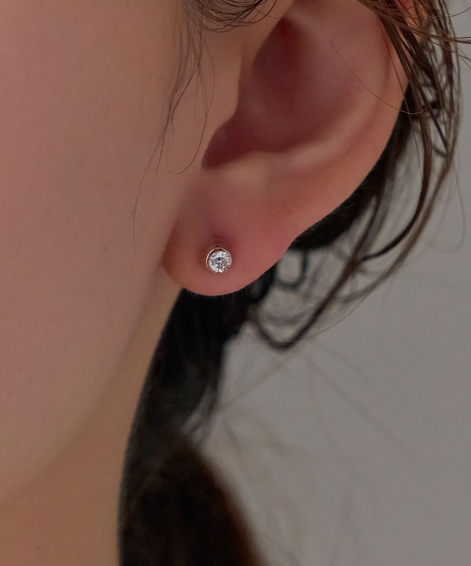 Phoebe「【金属アレルギー対応】ムーンライトビジューセラミックピアス　シャンパンゴールド」|ピアス|