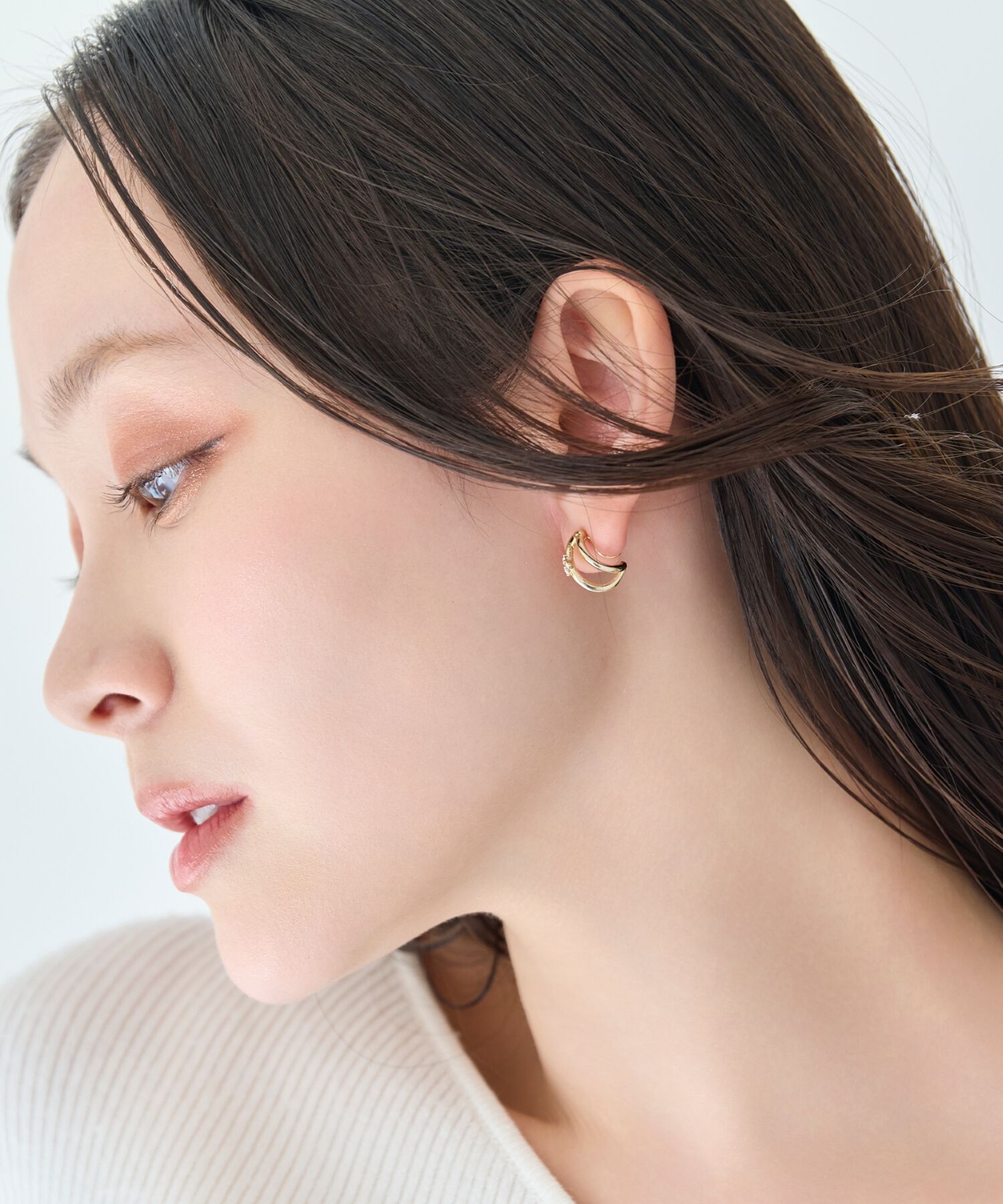 Phoebe「【痛くないシリーズ/アレルギー対応】シャイニーダブルフープライトフィットイヤリング　ゴールド」|イヤリング|