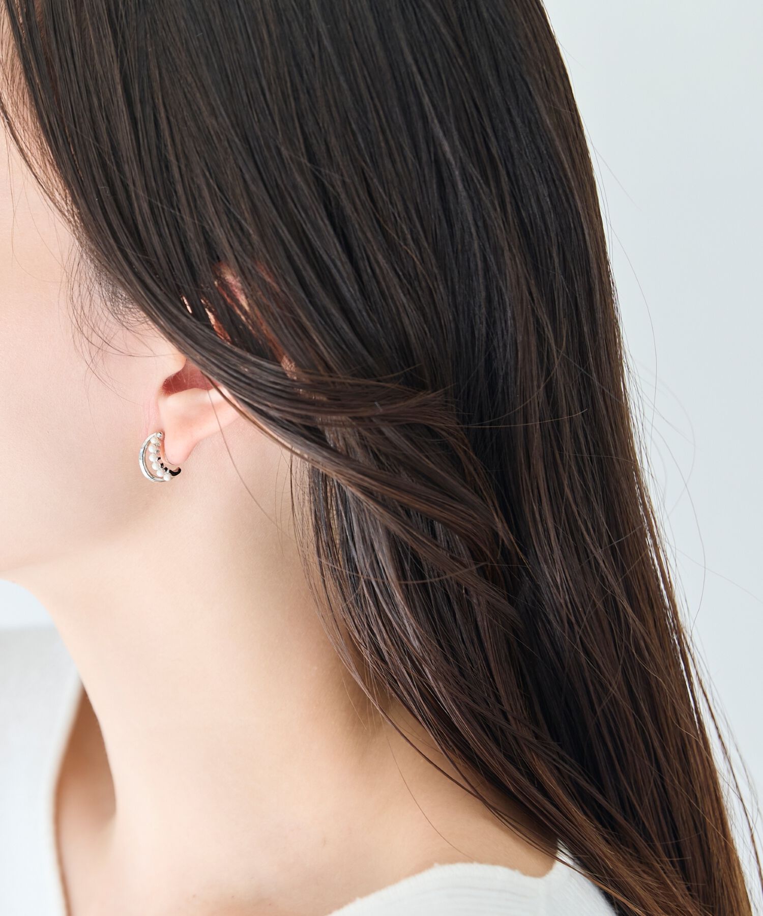 Phoebe「【痛くないシリーズ/アレルギー対応】プチパールダブルフープライトフィットイヤリング　シルバー」|イヤリング|