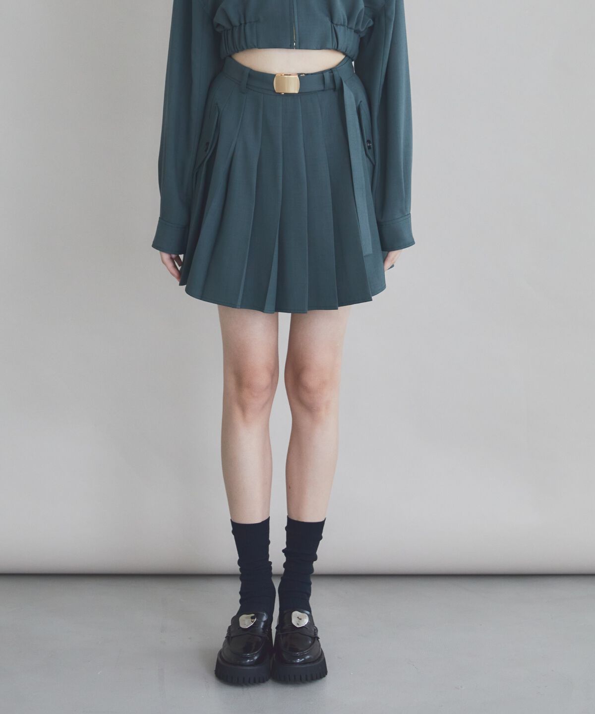 REDYAZEL「ベルト付きプリーツショートスカート」|フレア|