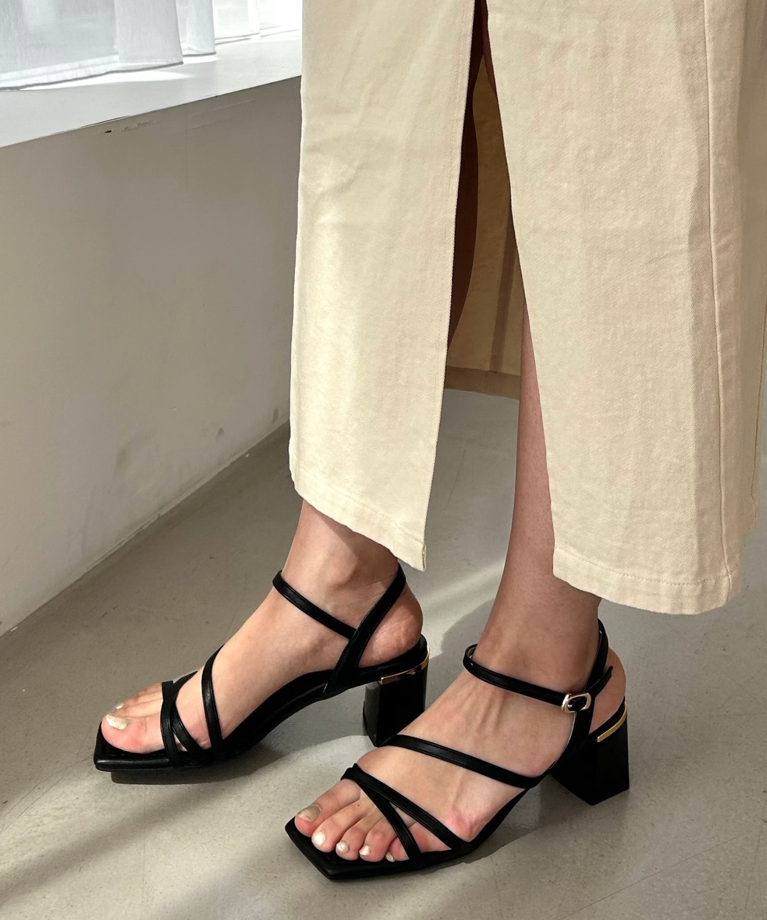 ORiental TRaffic「ナローストラップメタリックラインサンダル/41208」|サンダル|