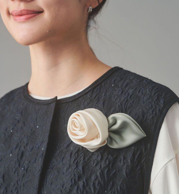 UNITED ARROWS「サテン ローズ コサージュ」|ブローチ・コサージュ|OFF WHITE