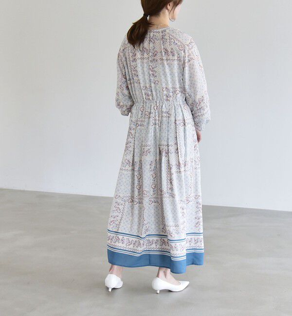 quaranciel「《予約》quaranciel:〈洗濯機可能〉フラワー スカーフ プリント Vネック フレア ワンピース」|ワンピース|