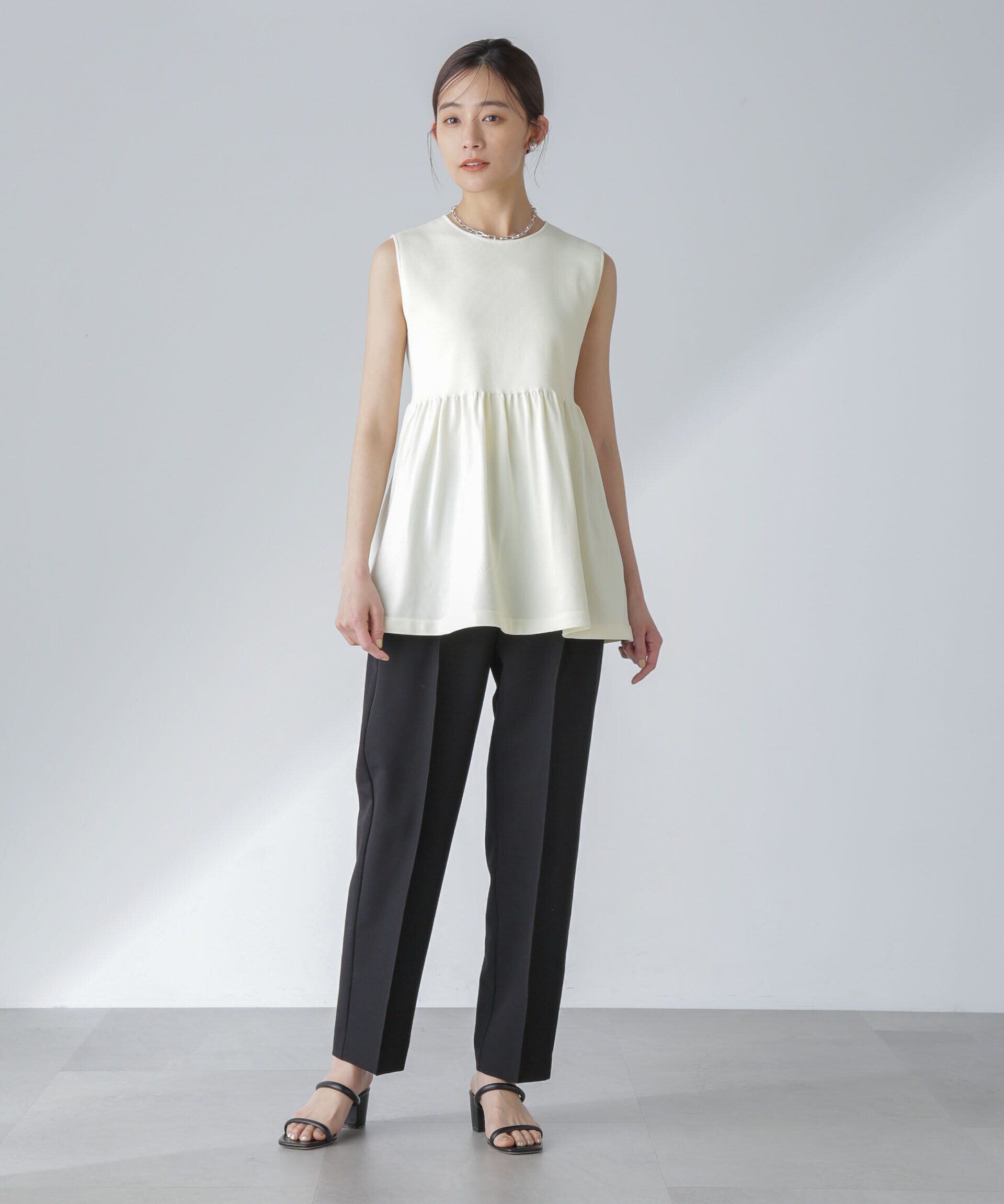 nano･universe「ピンタックイージーテーパードパンツ」|チノ|