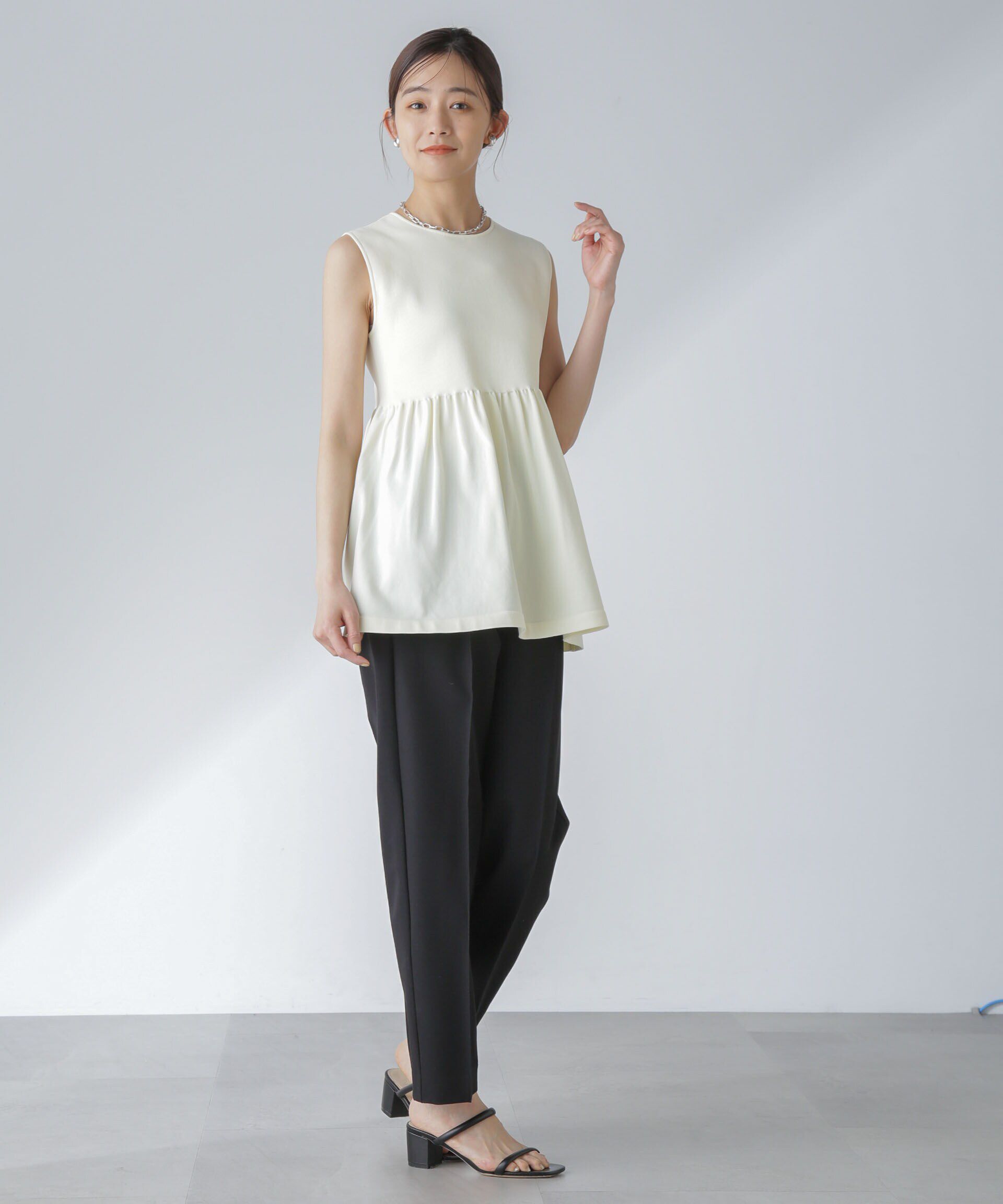 nano･universe「ピンタックイージーテーパードパンツ」|チノ|