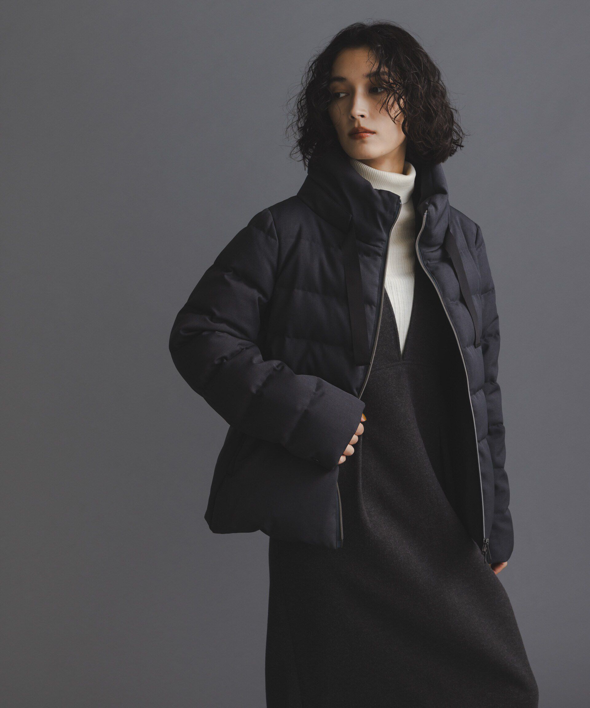 nano･universe「「西川ダウン(R)」サージスタンドカラーショートダウン」|ダウン|チャコール3