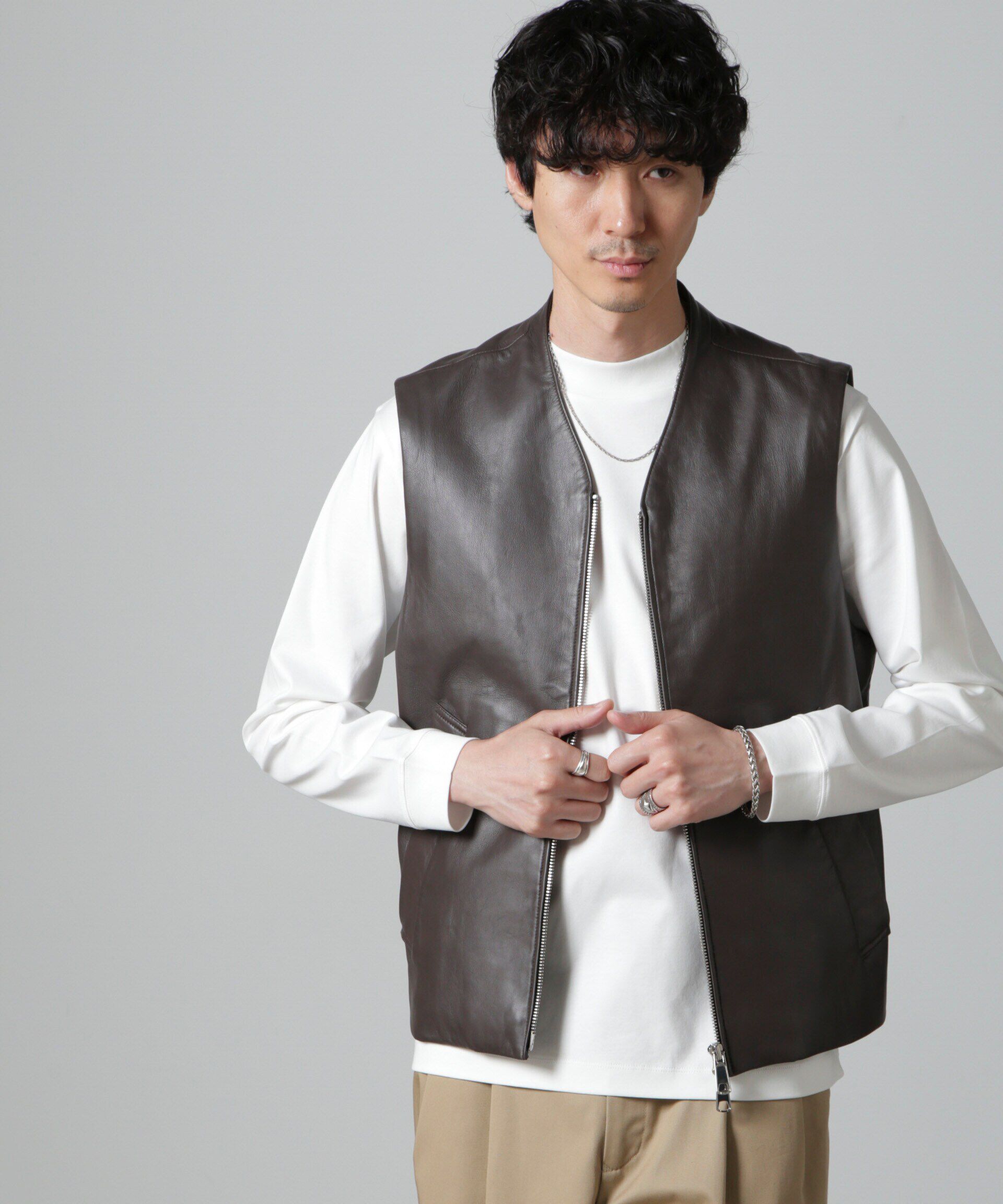 nano･universe「Lamb nappa ジップレザージレ」|ダウンベスト・ベスト|