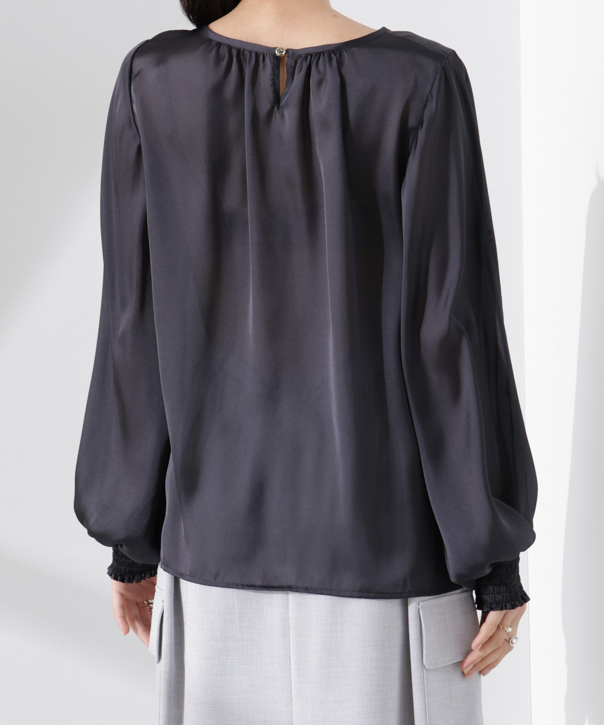 nano･universe「2WAYデザインスリーブサテンブラウス」|シャツ・ブラウス|