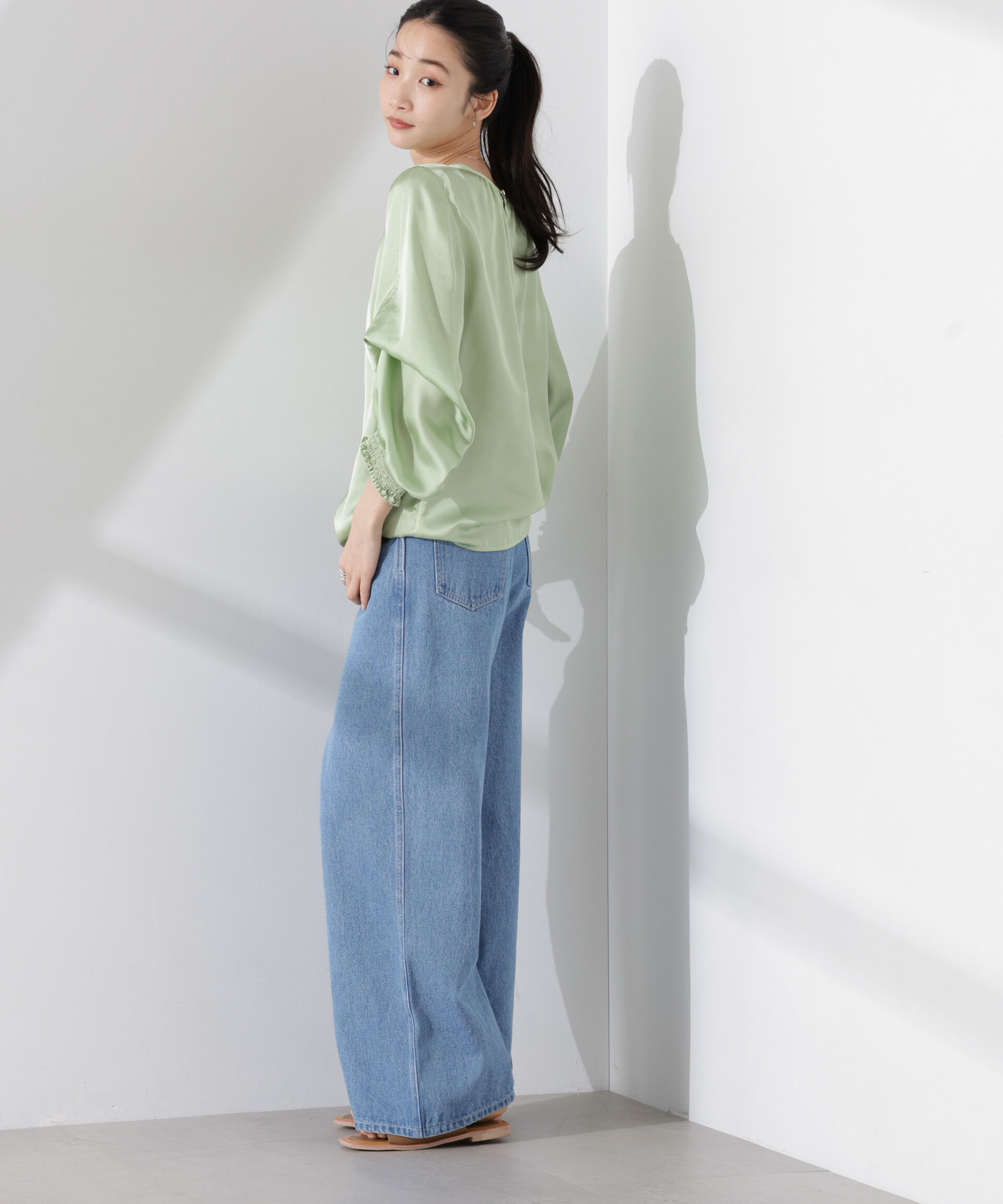 nano･universe「2WAYデザインスリーブサテンブラウス」|シャツ・ブラウス|