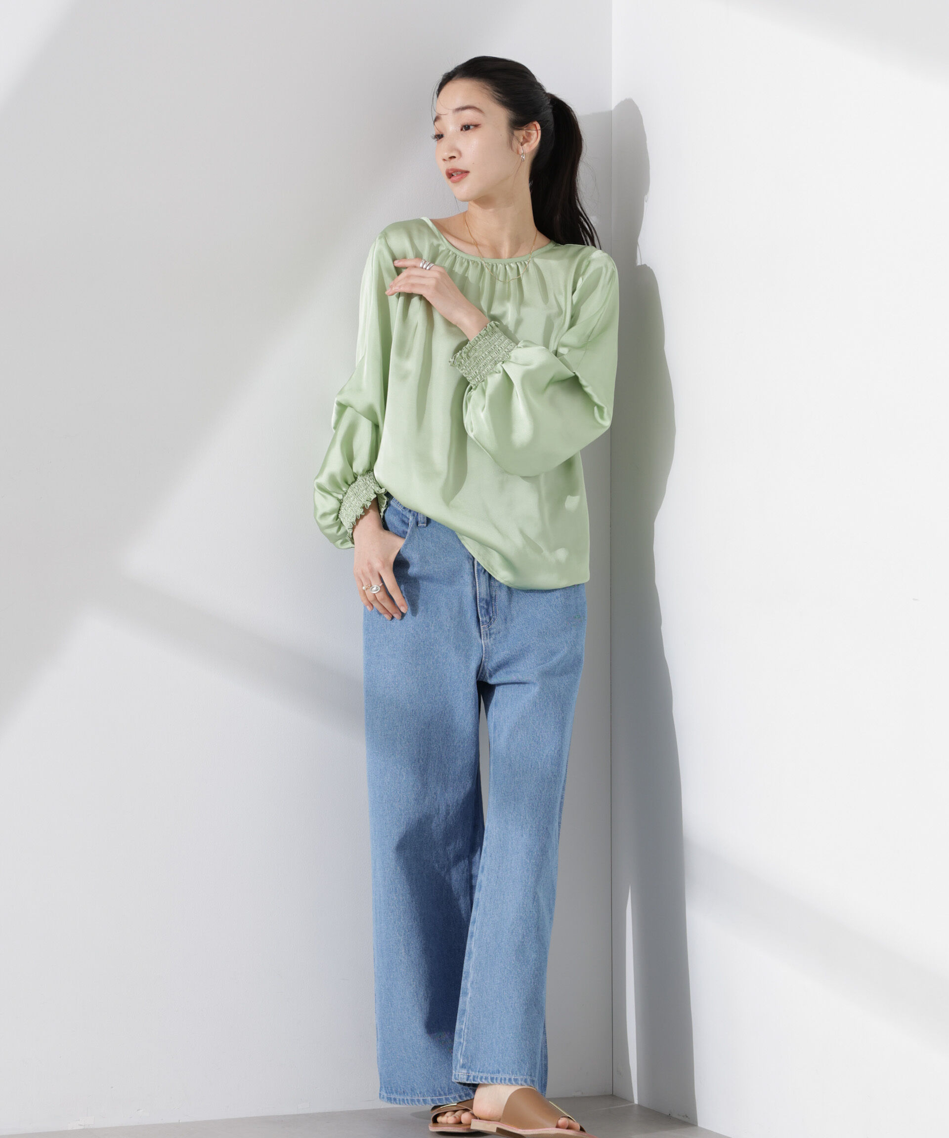 nano･universe「2WAYデザインスリーブサテンブラウス」|シャツ・ブラウス|