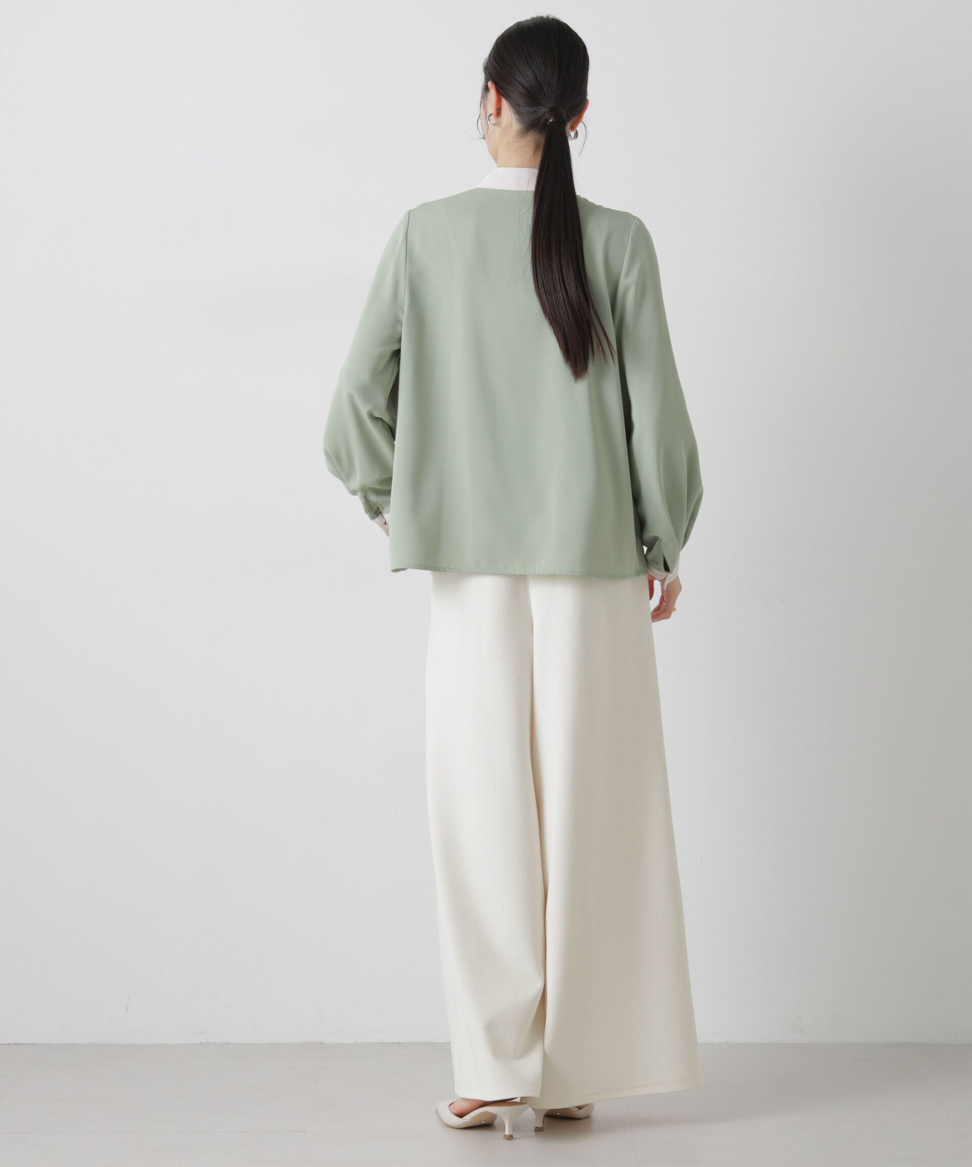 nano･universe「タックワイドカットジョーゼットパンツ」|チノ|