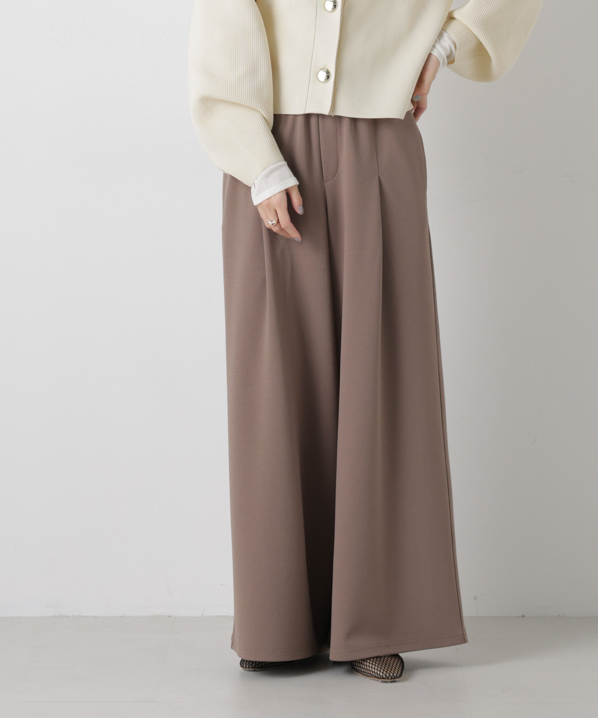 nano･universe「タックワイドカットジョーゼットパンツ」|チノ|