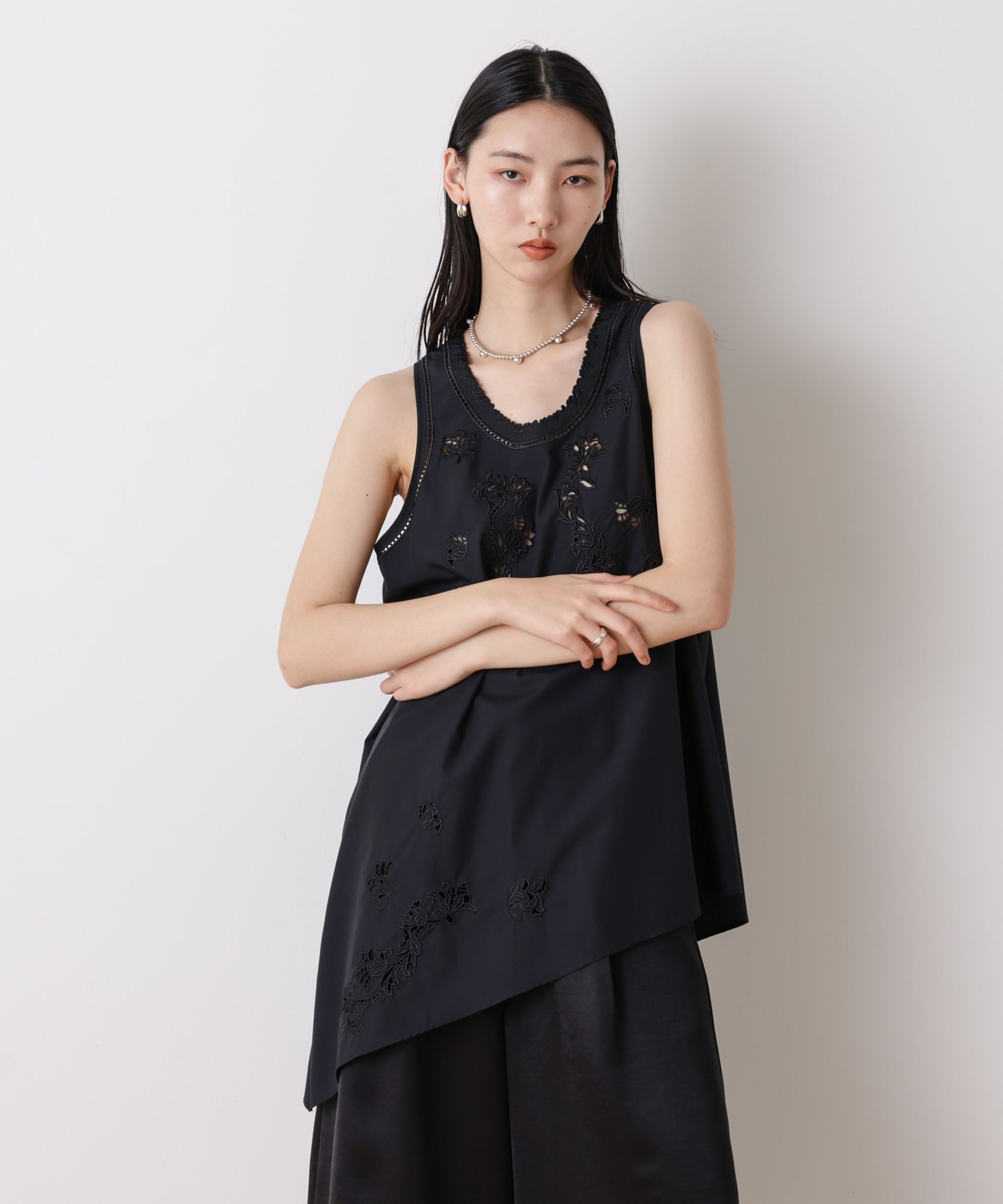 nano･universe「「STEVELOUR」フラワー刺繍アシメタンクトップ」|シャツ・ブラウス|