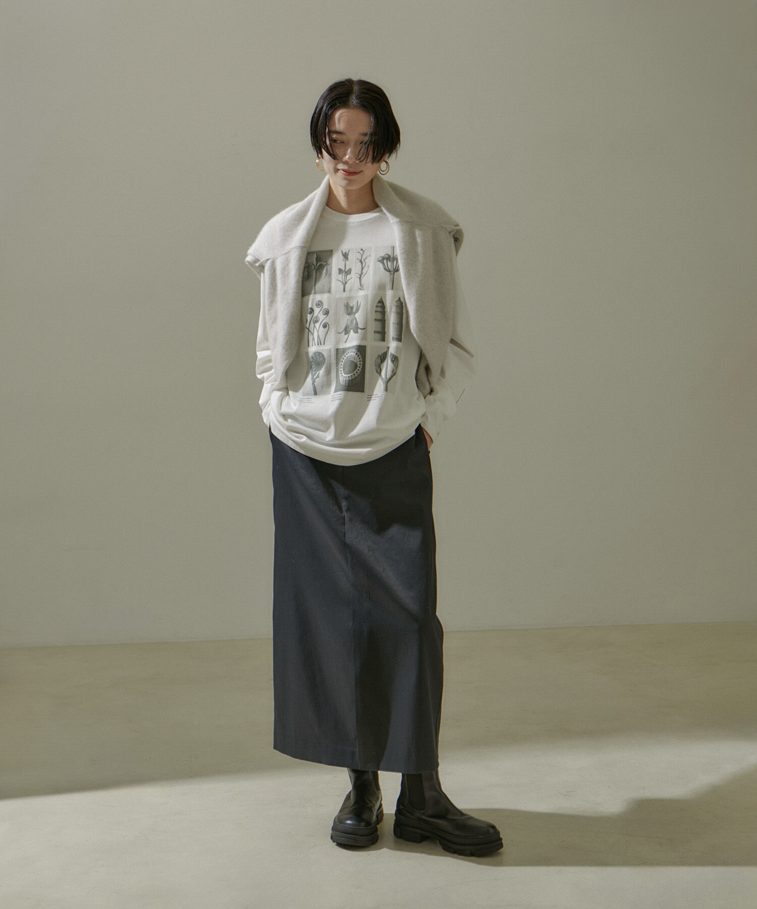 SALON adam et rope'「スタイルアップハイウエストナロースカート　無地/デニム」|スカート|