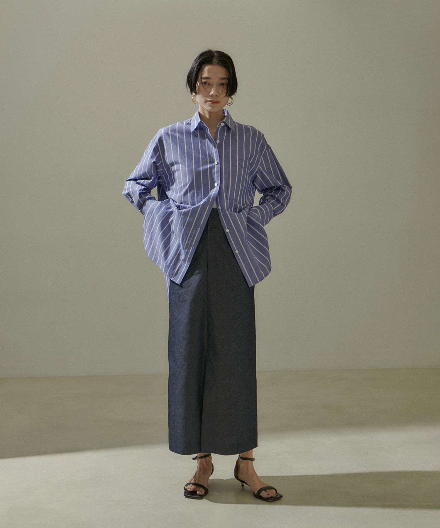 SALON adam et rope'「スタイルアップハイウエストナロースカート　無地/デニム」|スカート|