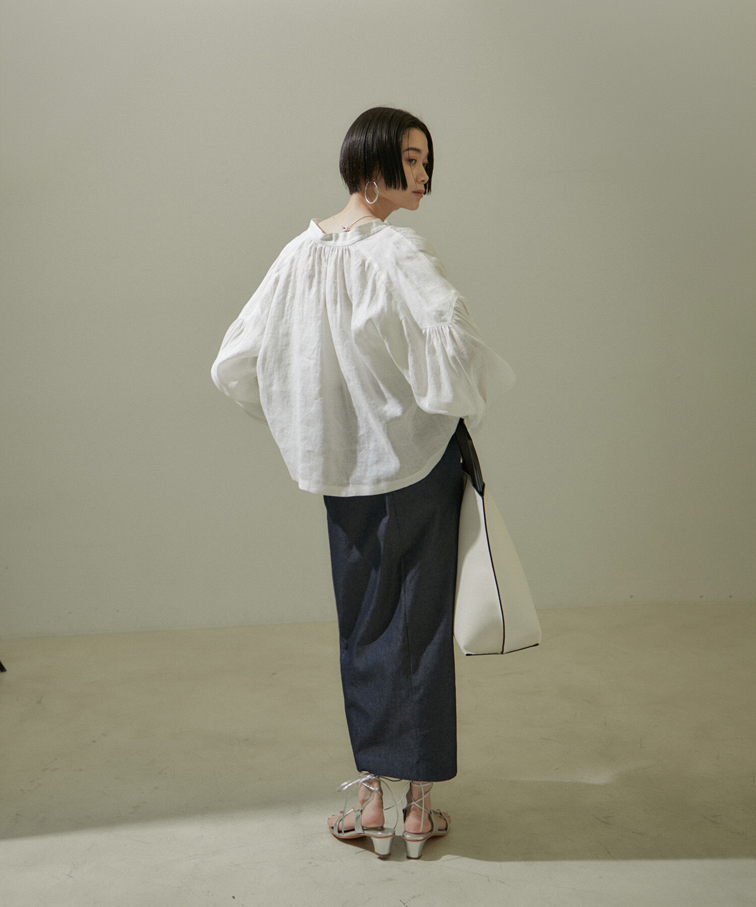 SALON adam et rope'「スタイルアップハイウエストナロースカート　無地/デニム」|スカート|