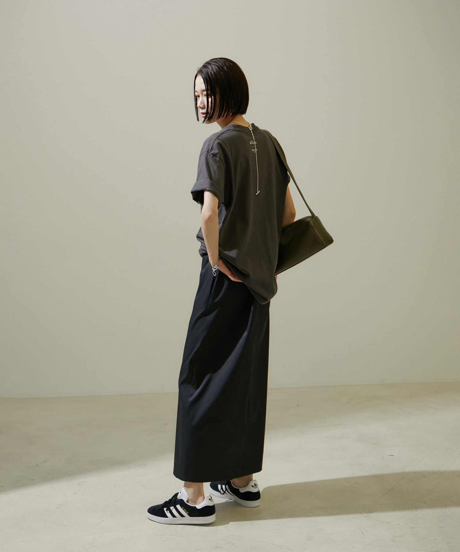 SALON adam et rope'「スタイルアップハイウエストナロースカート　無地/デニム」|スカート|