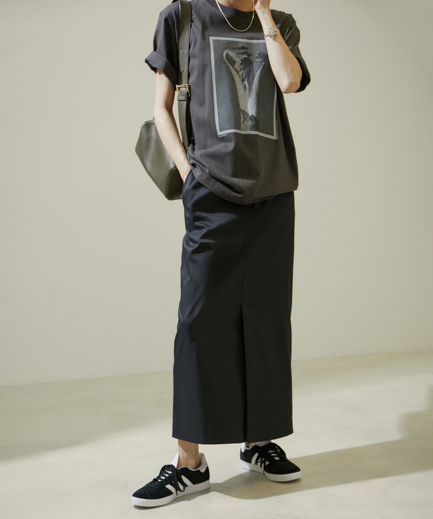 SALON adam et rope'「スタイルアップハイウエストナロースカート　無地/デニム」|スカート|