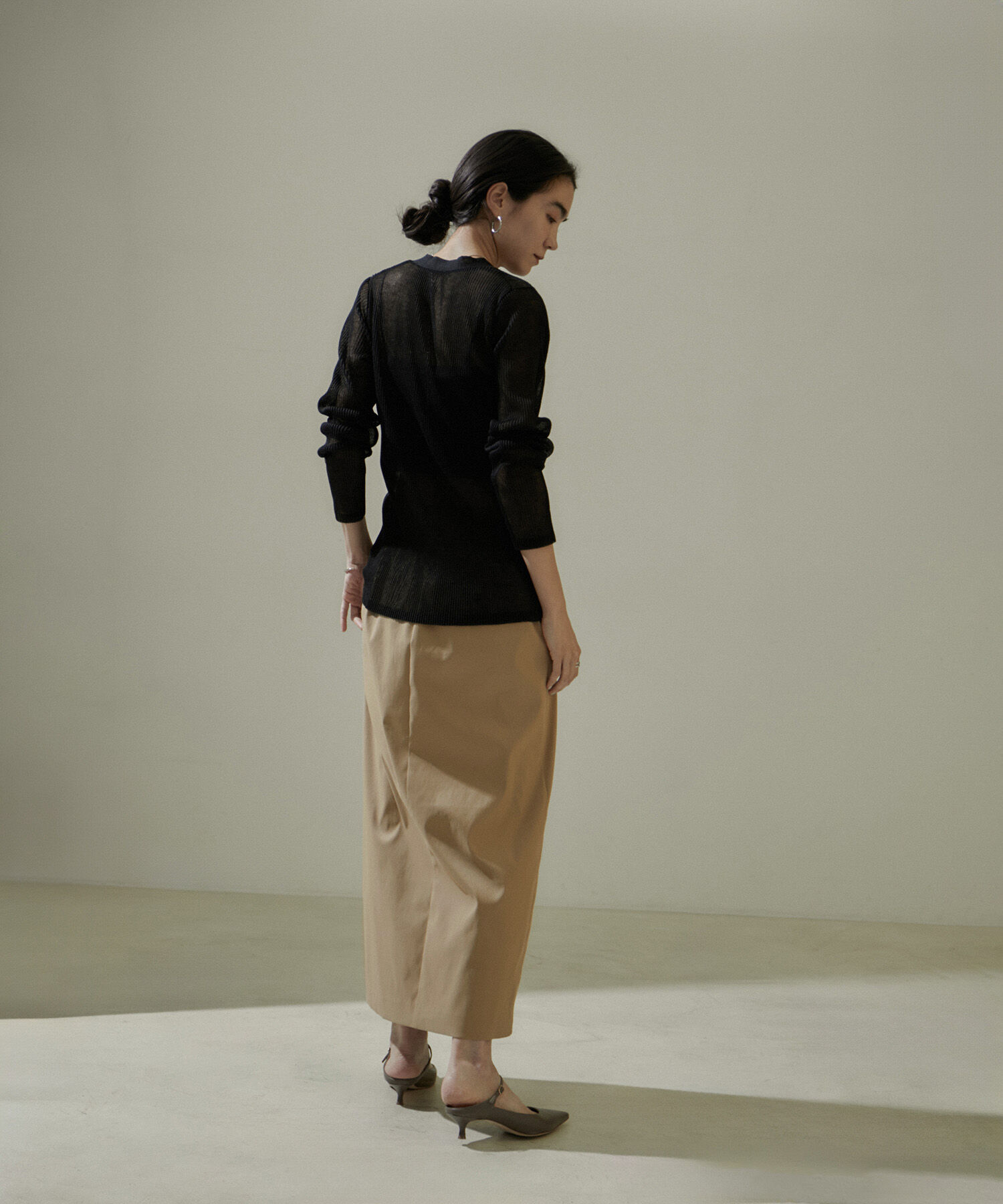 SALON adam et rope'「スタイルアップハイウエストナロースカート　無地/デニム」|スカート|