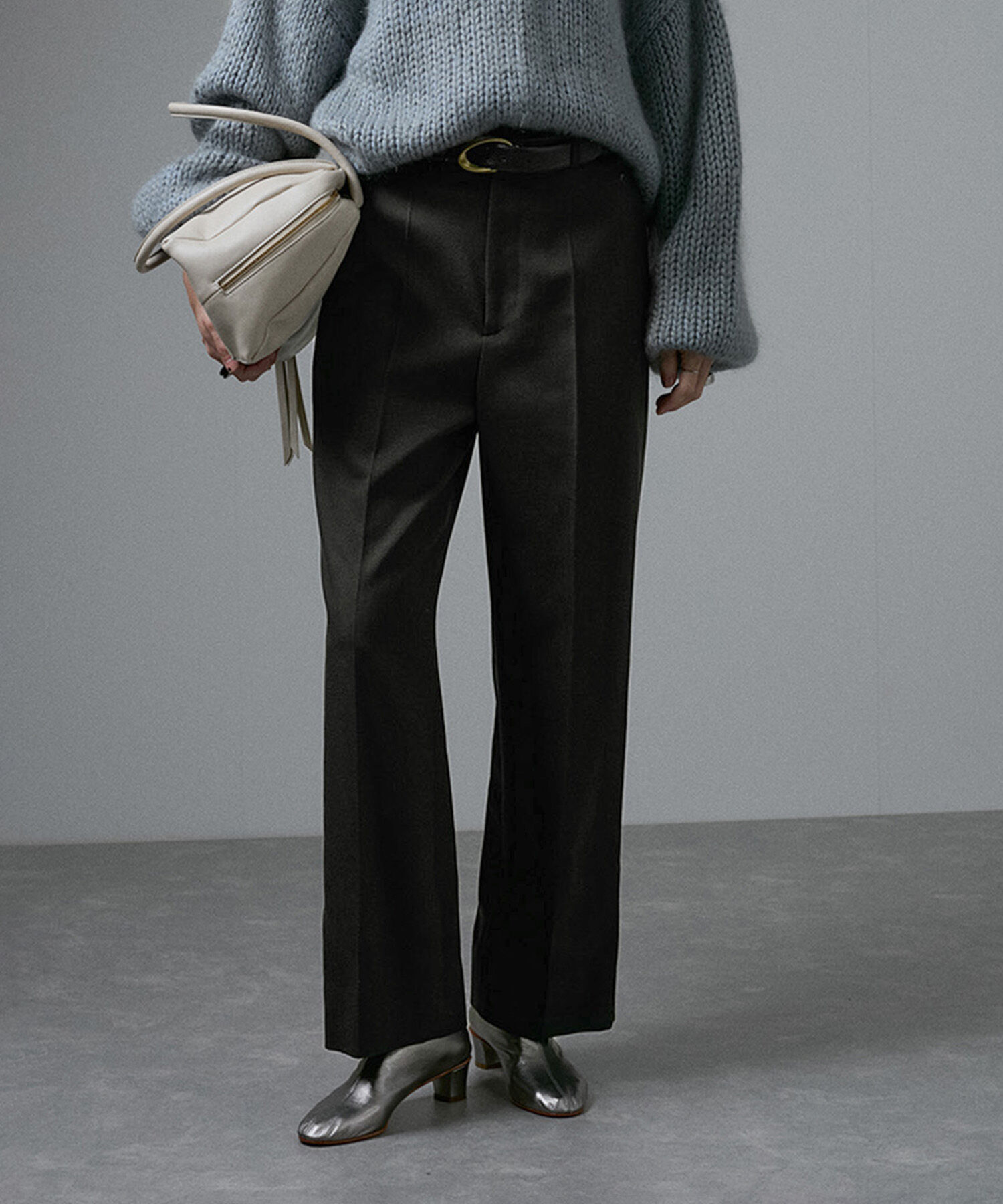 SALON adam et rope'「VISTO WOOL GABA ストレートワイドパンツ」|スラックス|チャコール(06)