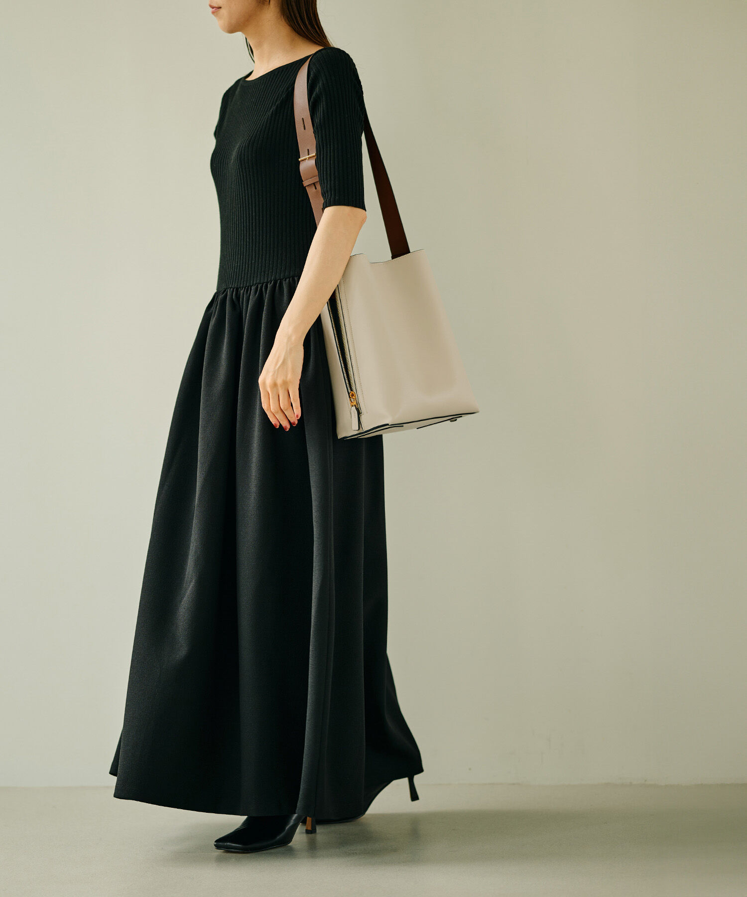 E'POR「【E'POR】Y BAG Shoulder Medium（サイドジップショルダーバッグ）【WEB限定/一部店舗限定】【メディア掲載」|ショルダー・メッセンジャー|