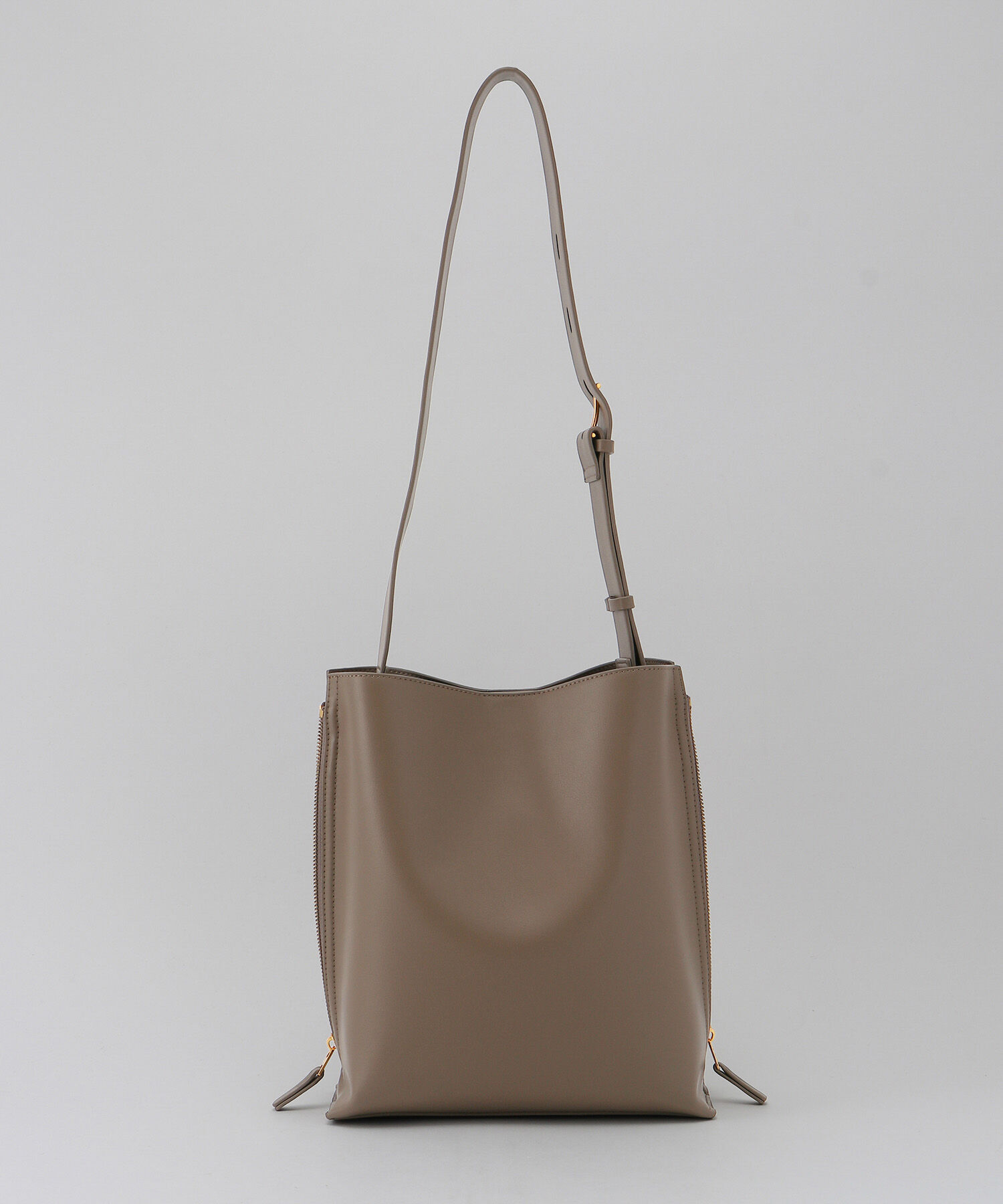 E'POR「【E'POR】Y BAG Shoulder Medium（サイドジップショルダーバッグ）【WEB限定/一部店舗限定】【メディア掲載」|ショルダー・メッセンジャー|