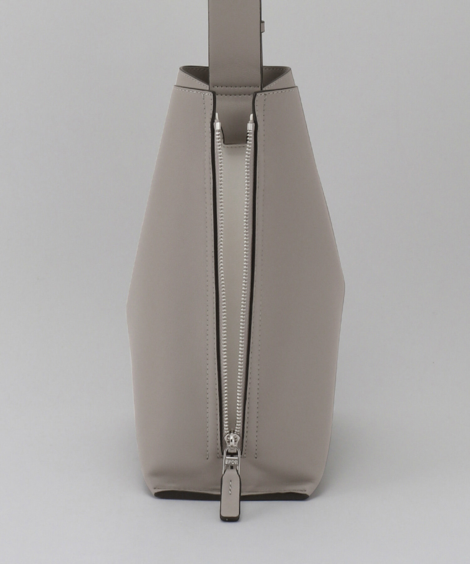 E'POR「【E'POR】Y BAG Shoulder Medium（サイドジップショルダーバッグ）【WEB限定/一部店舗限定】【メディア掲載」|ショルダー・メッセンジャー|