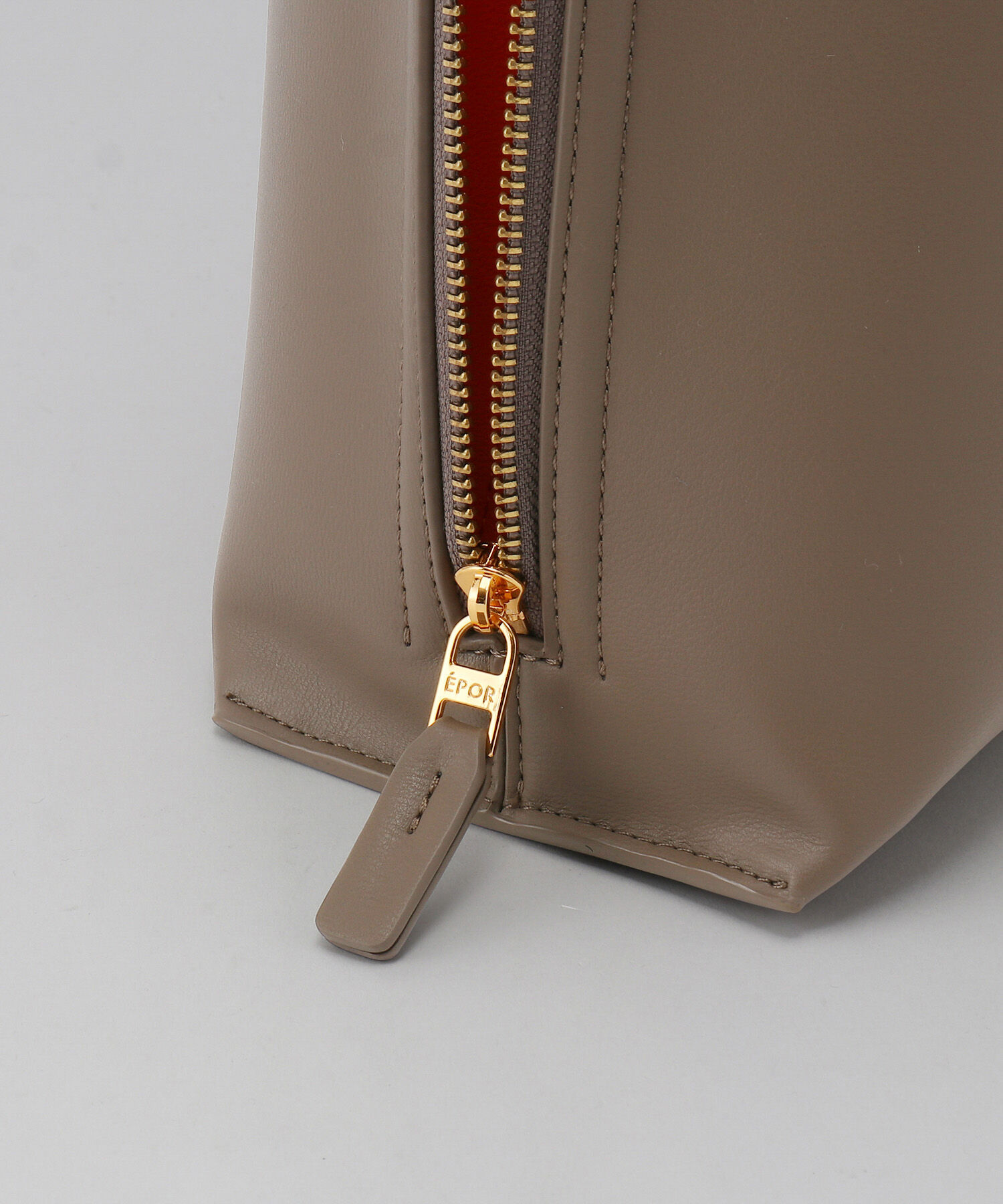 E'POR「【E'POR】Y BAG Shoulder Medium（サイドジップショルダーバッグ）【WEB限定/一部店舗限定】【メディア掲載」|ショルダー・メッセンジャー|