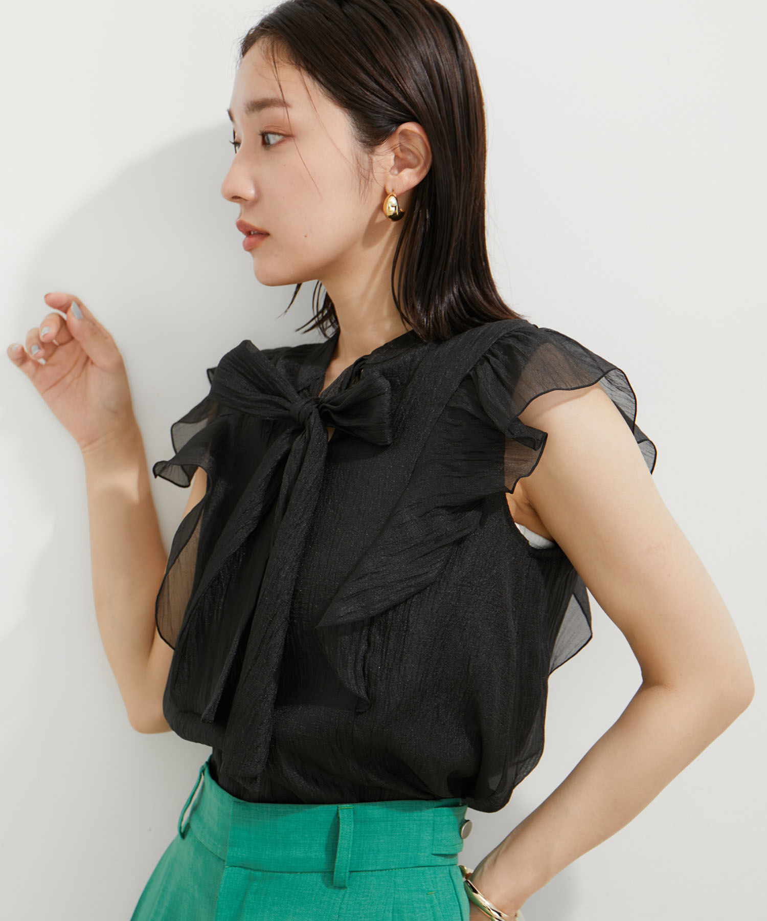 VIS「【新色追加】シャイニーボウタイフリルブラウス【前後2WAY】【洗える】」|シャツ・ブラウス|