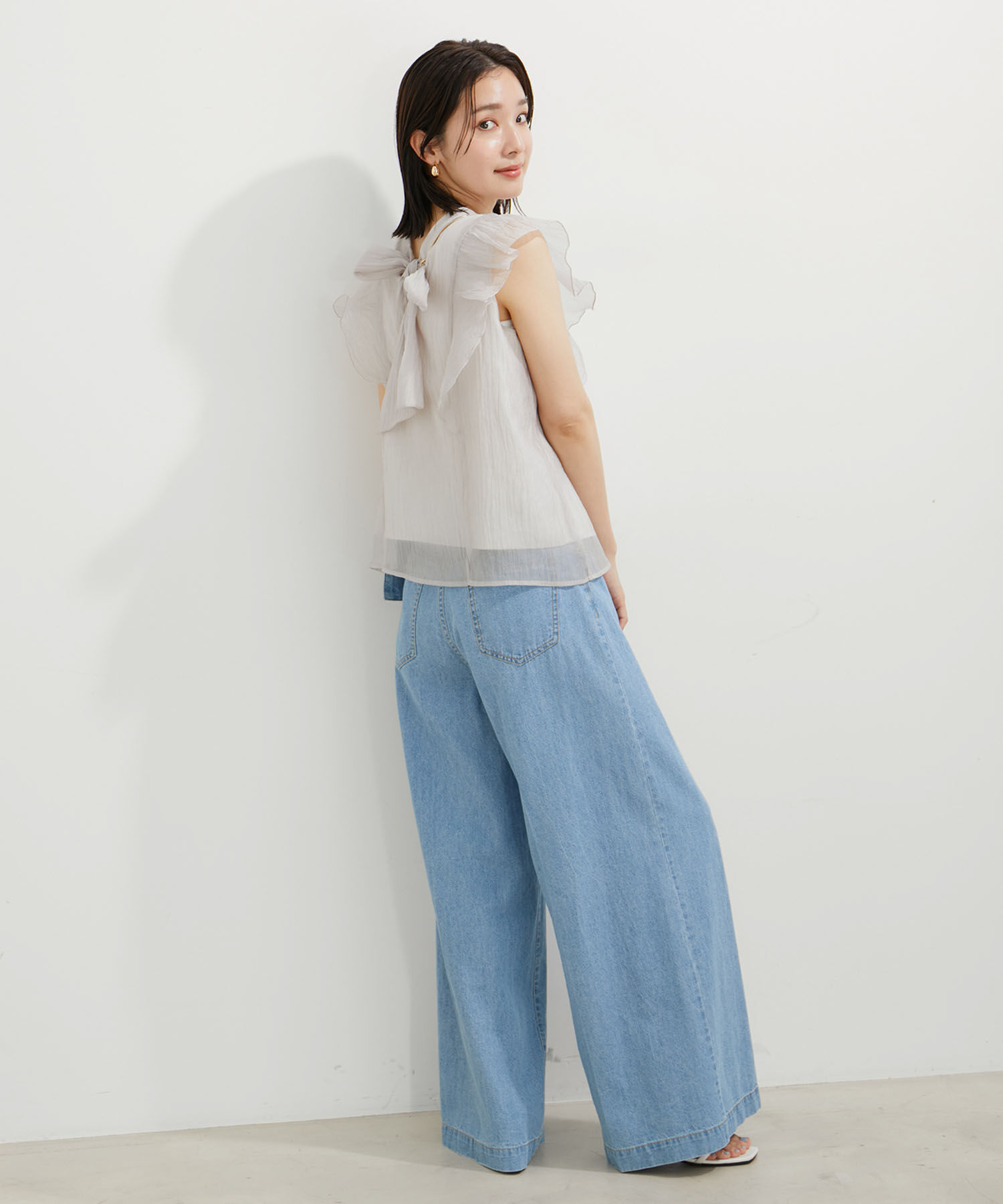 VIS「【新色追加】シャイニーボウタイフリルブラウス【前後2WAY】【洗える】」|シャツ・ブラウス|