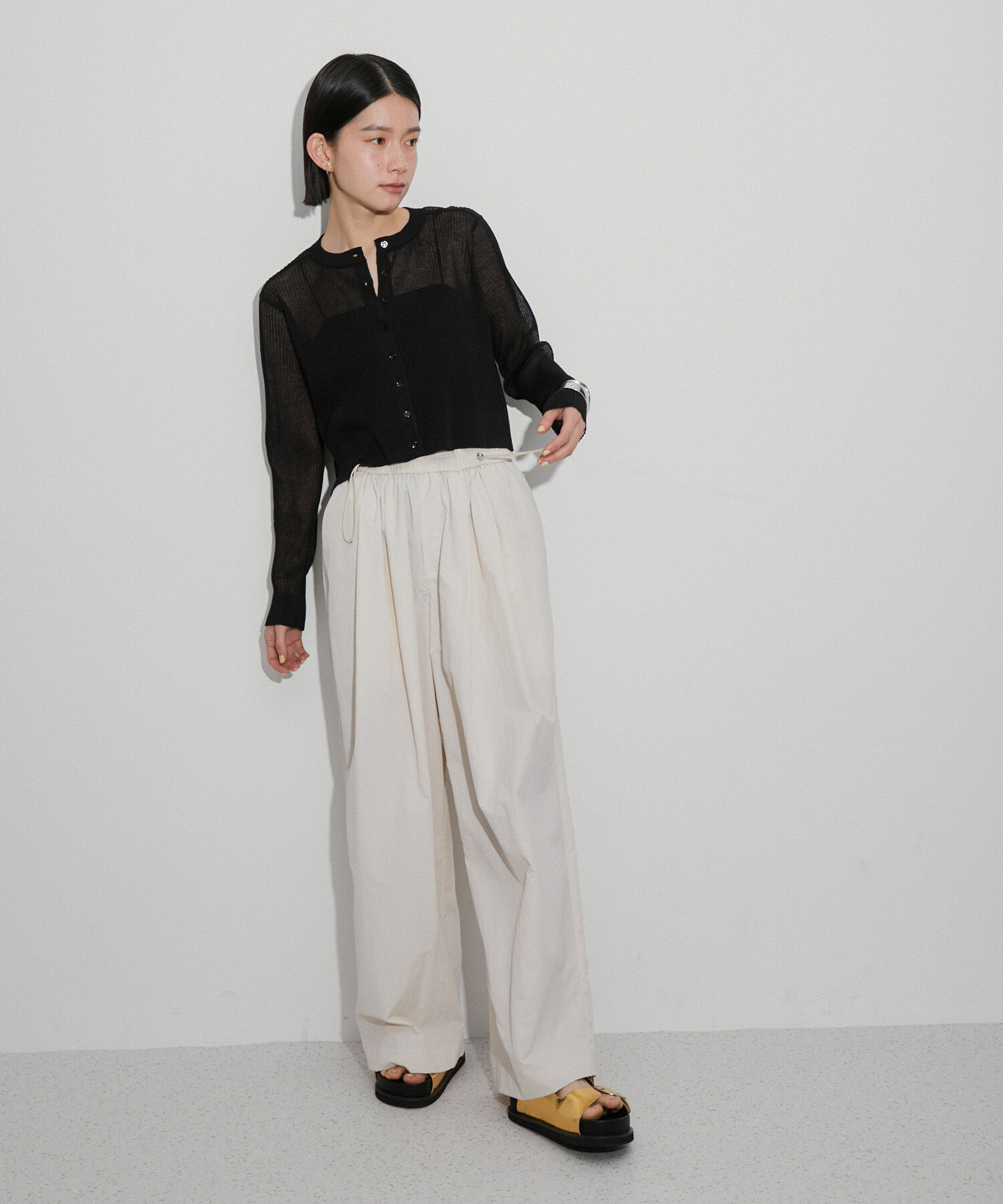 ADAM ET ROPE'「撥水ナイロンイージーパンツ」|チノ|