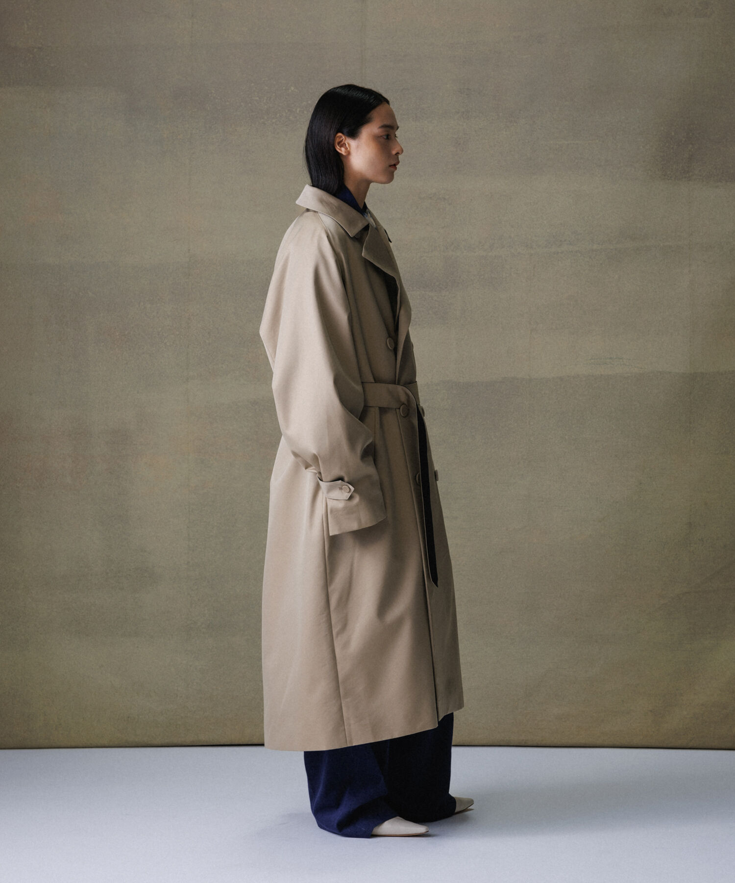 ADAM ET ROPE'「《撥水》ライトウェイトギャバ オーバーサイズ ロング トレンチコート / ユニセックス」|トレンチコート|