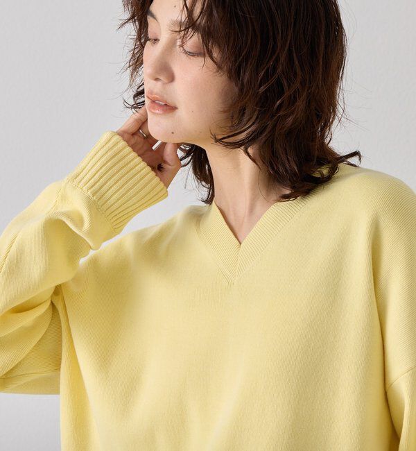  「【A・MONN(アモン)】Vネックニットプルオーバー」|ニット・セーター|イエロー