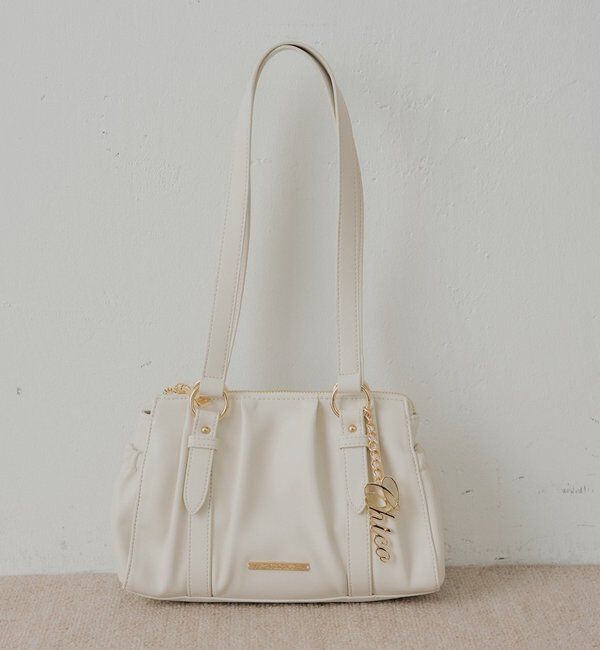  「チャーム付きタックデザインボストンバッグ」|ボストンバッグ|アイボリー
