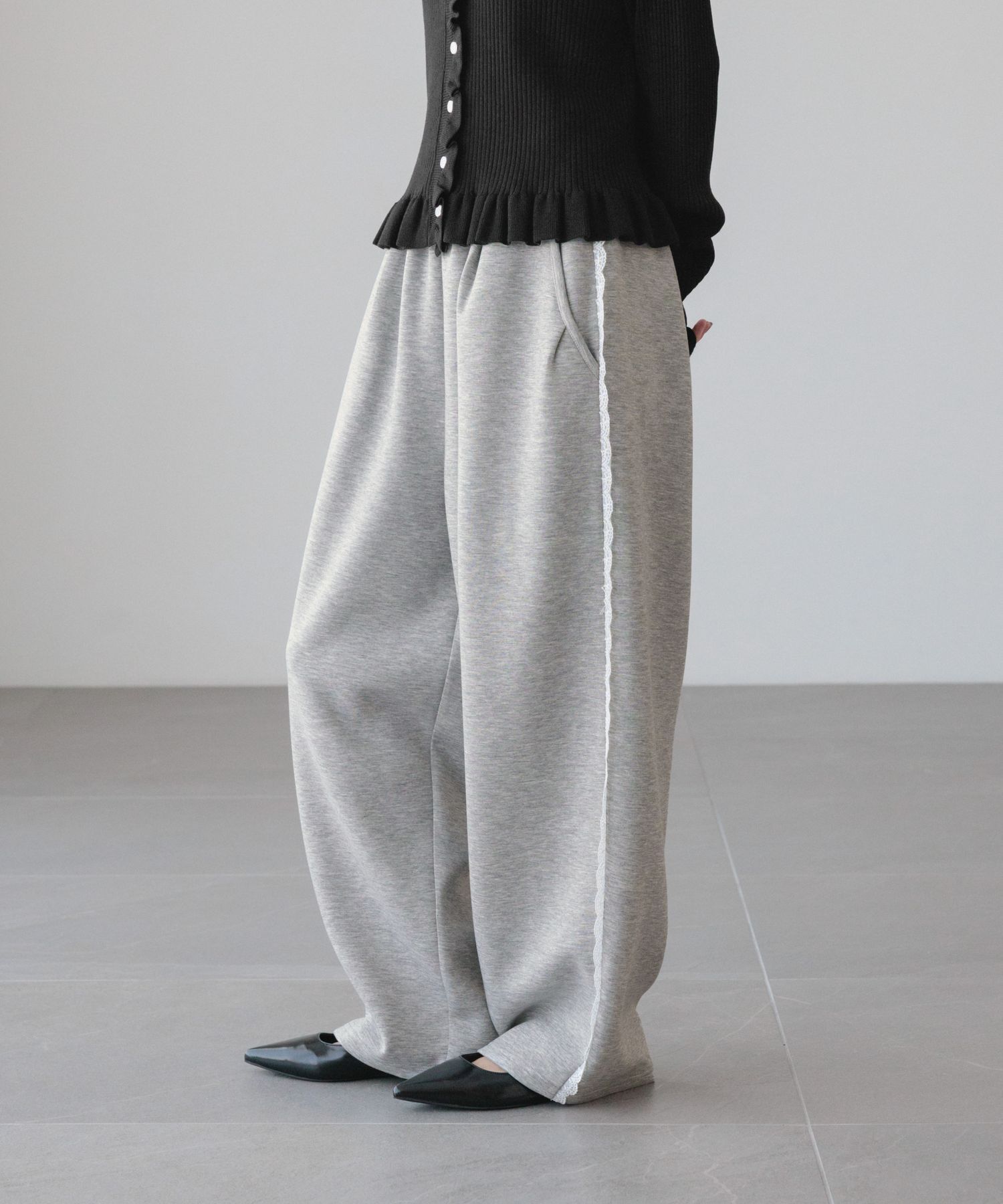 LOWRYS FARM「カットイージーコクーンパンツ」|チノ|グレー５