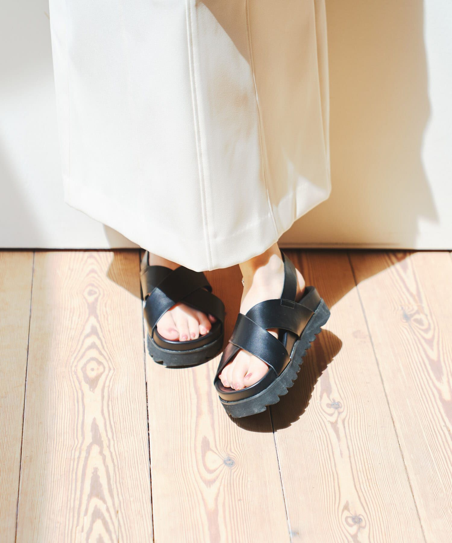 RODE SKO「フットベッドクロスサンダル」|サンダル|