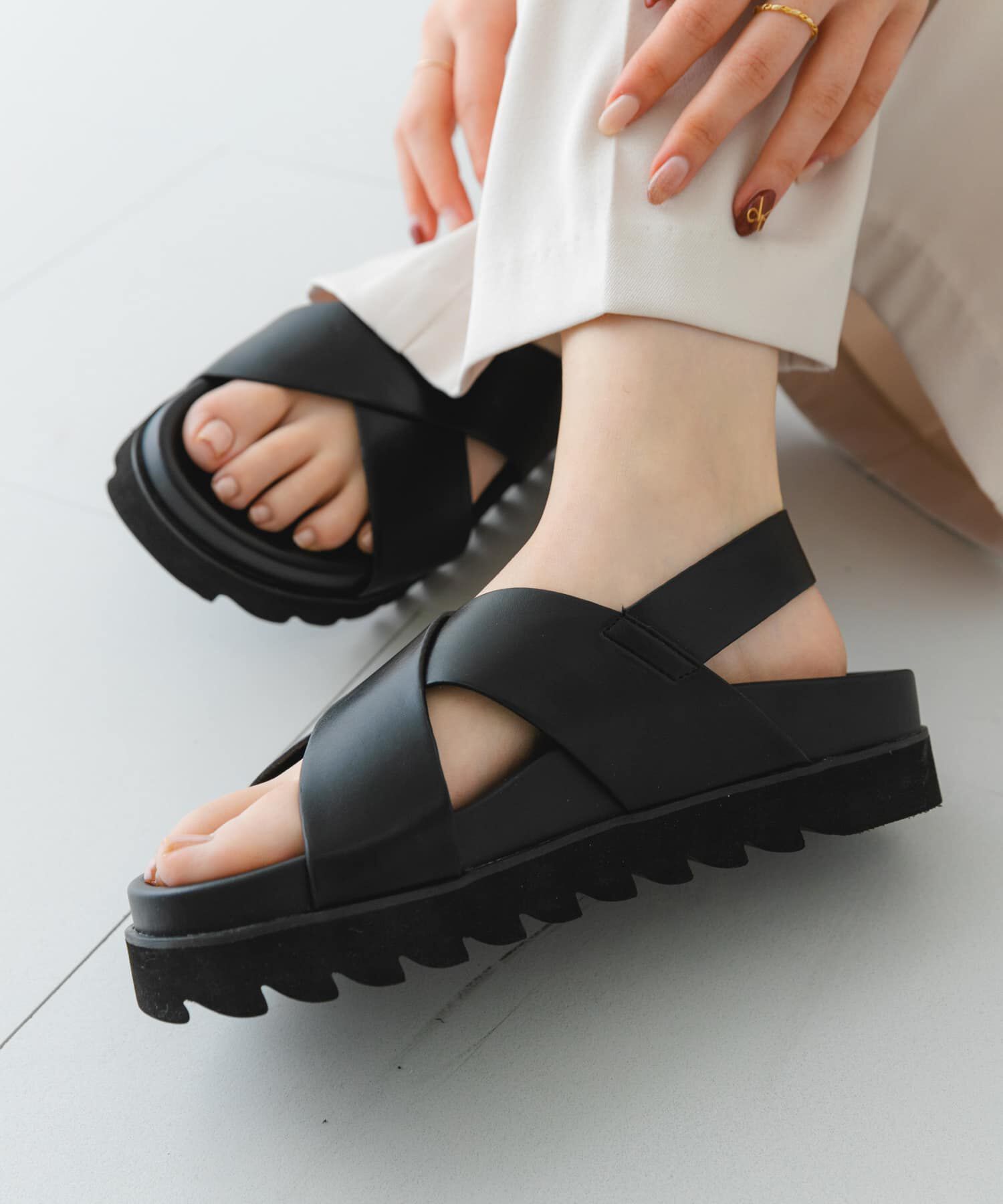 RODE SKO「フットベッドクロスサンダル」|サンダル|