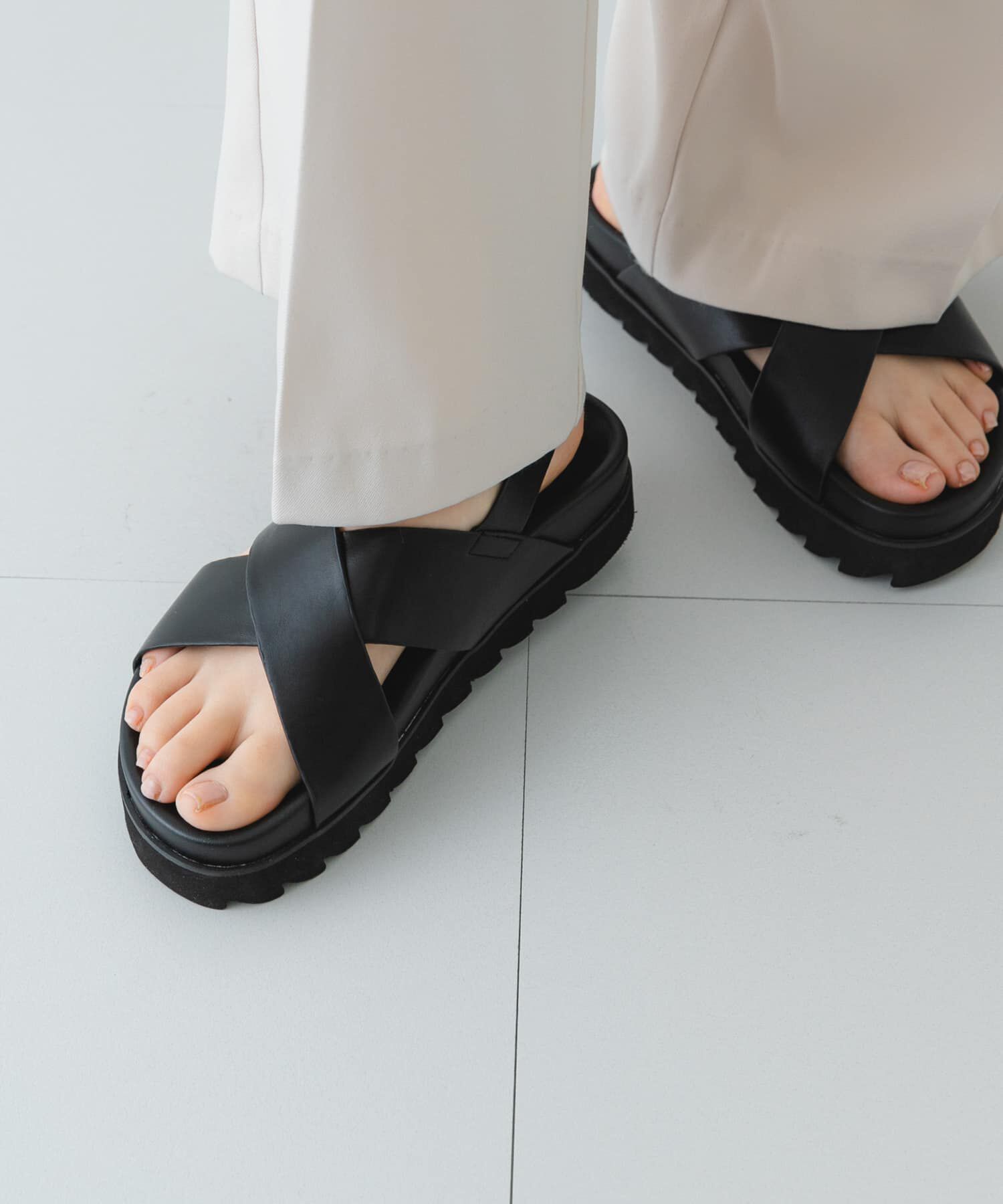 RODE SKO「フットベッドクロスサンダル」|サンダル|