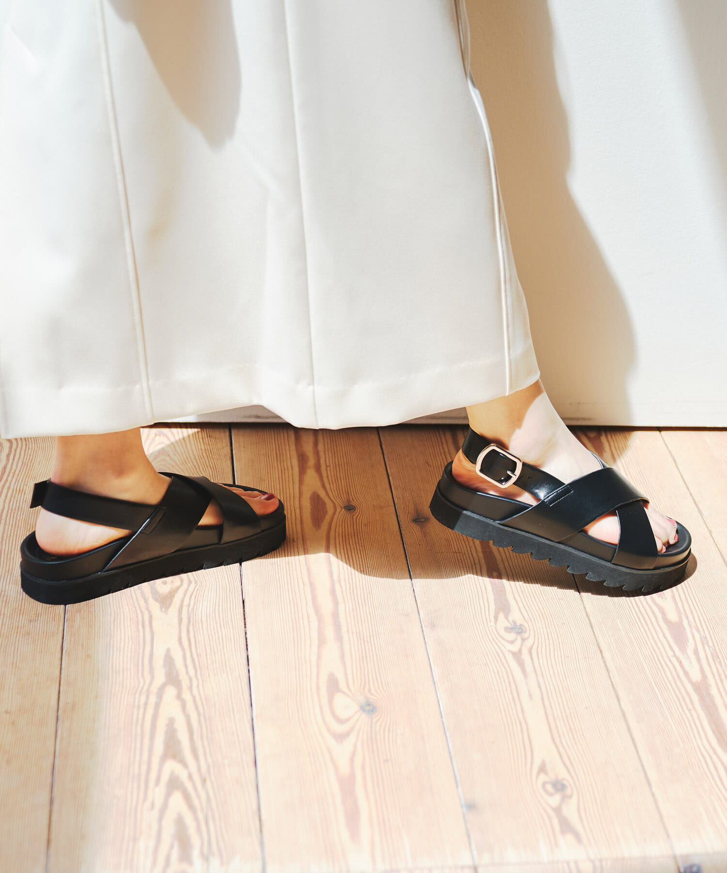 RODE SKO「フットベッドクロスサンダル」|サンダル|