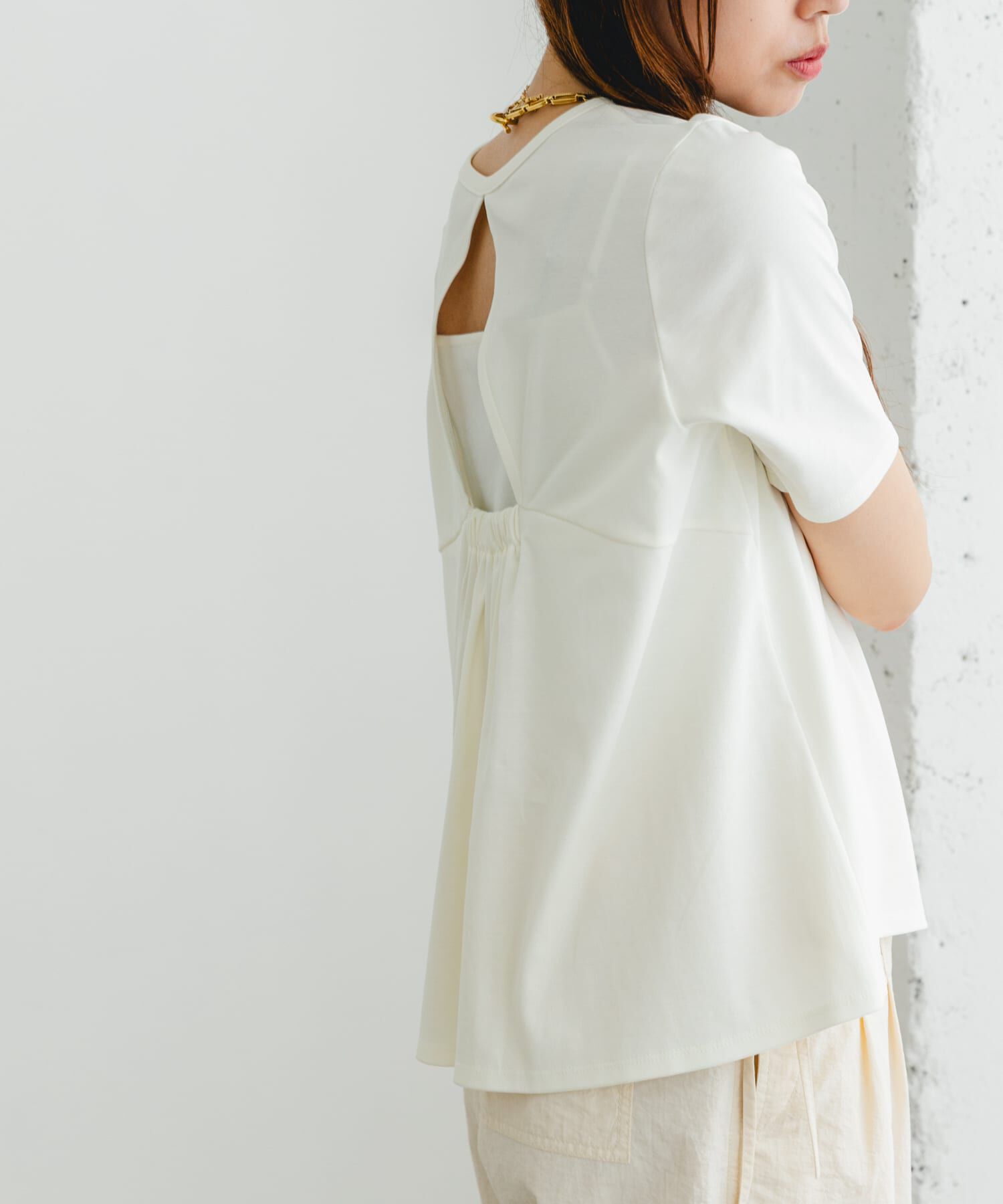 URBAN RESEARCH ROSSO「『UR TECH』F by ROSSO　UVCUTバックオープンフレアTシャツ」|Tシャツ・カットソー|