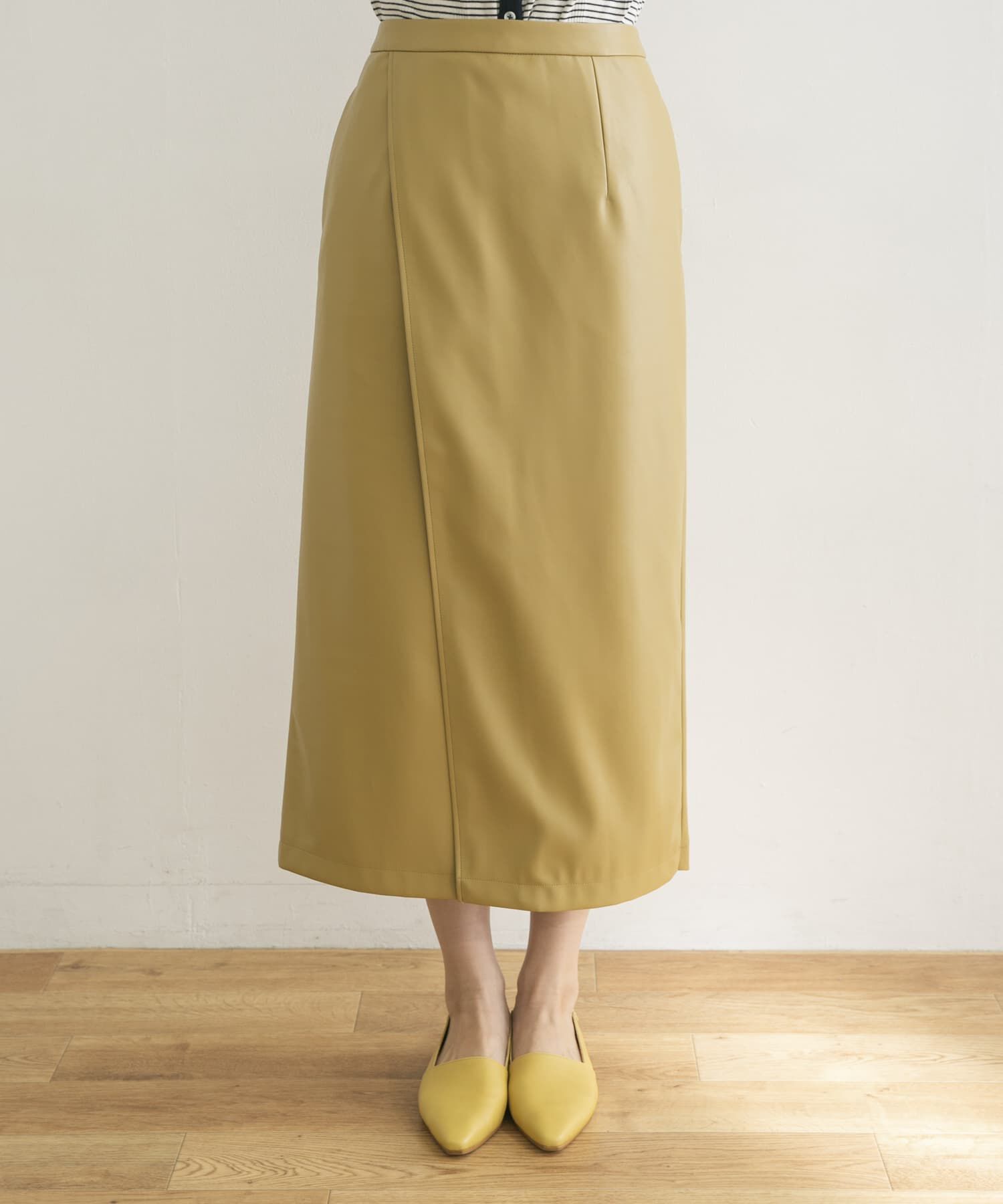 URBAN RESEARCH「フェイクレザーラップ風タイトスカート」|スカート|