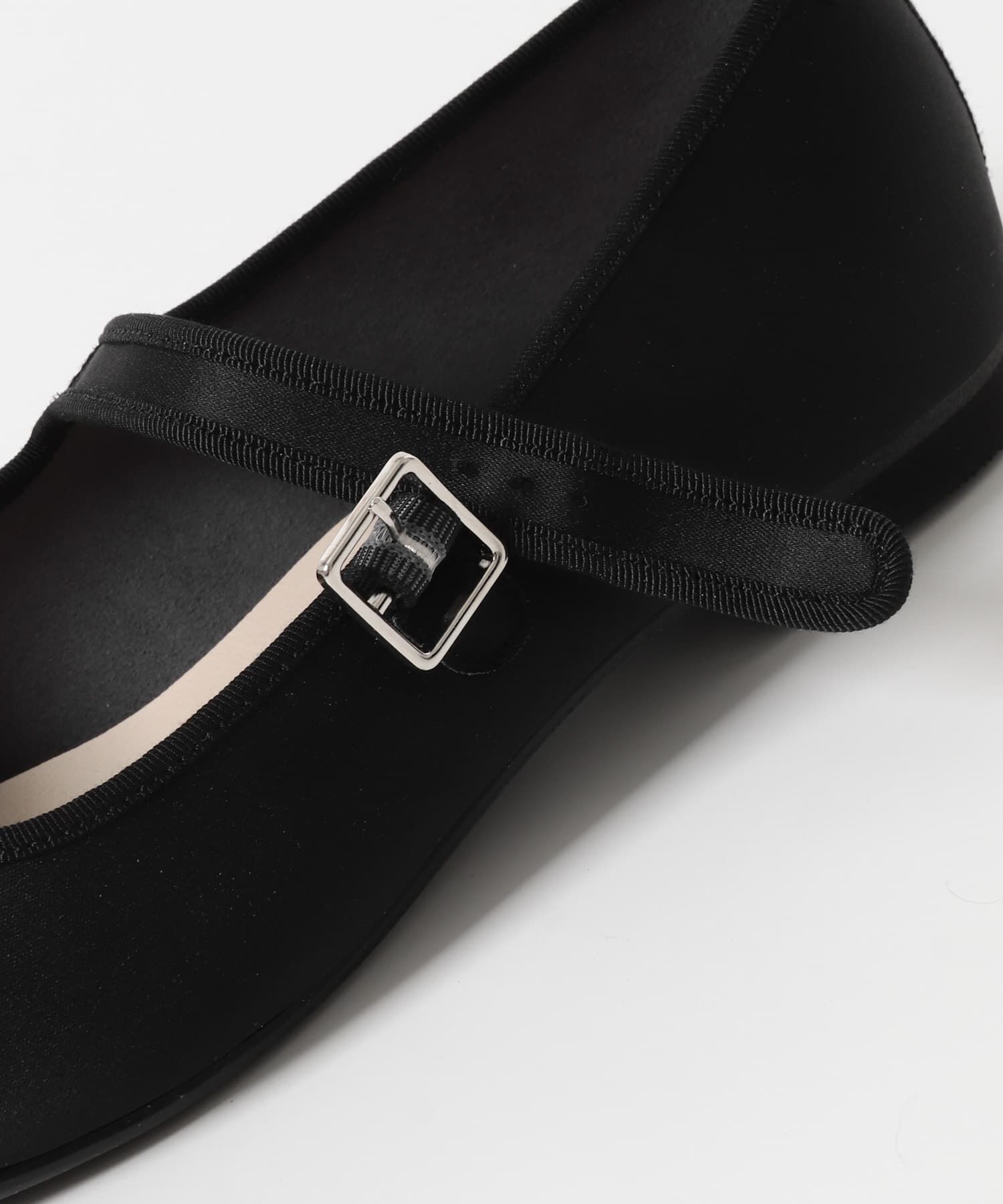 URBAN RESEARCH DOORS「サテンメリージェーン」|パンプス|