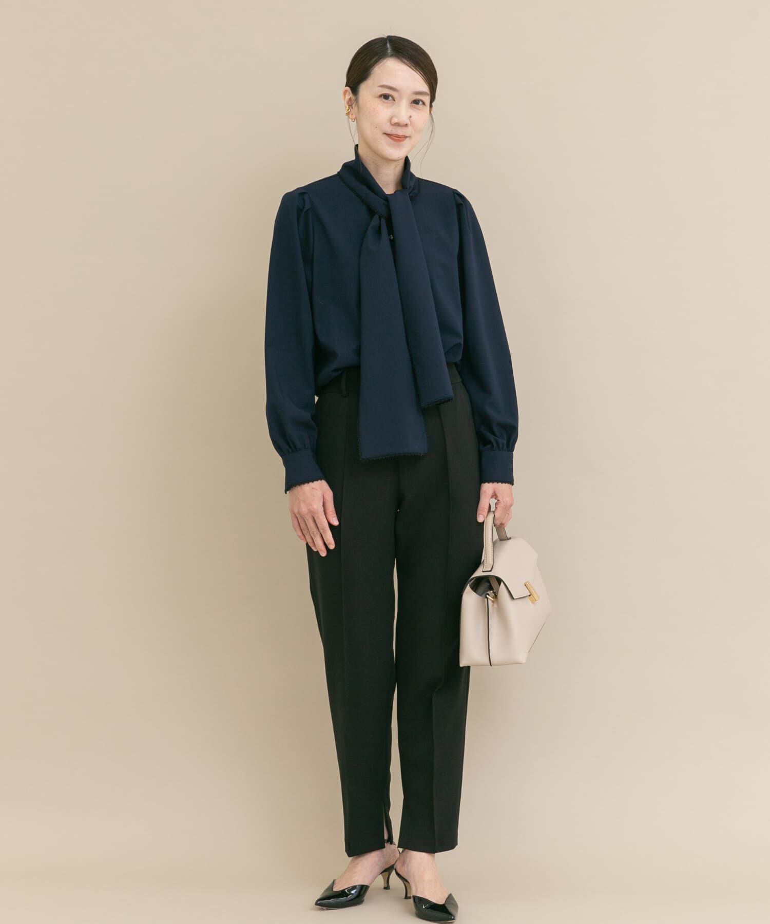 URBAN RESEARCH ROSSO「『WEB/一部店舗限定』トリミングボウタイブラウス」|シャツ・ブラウス|