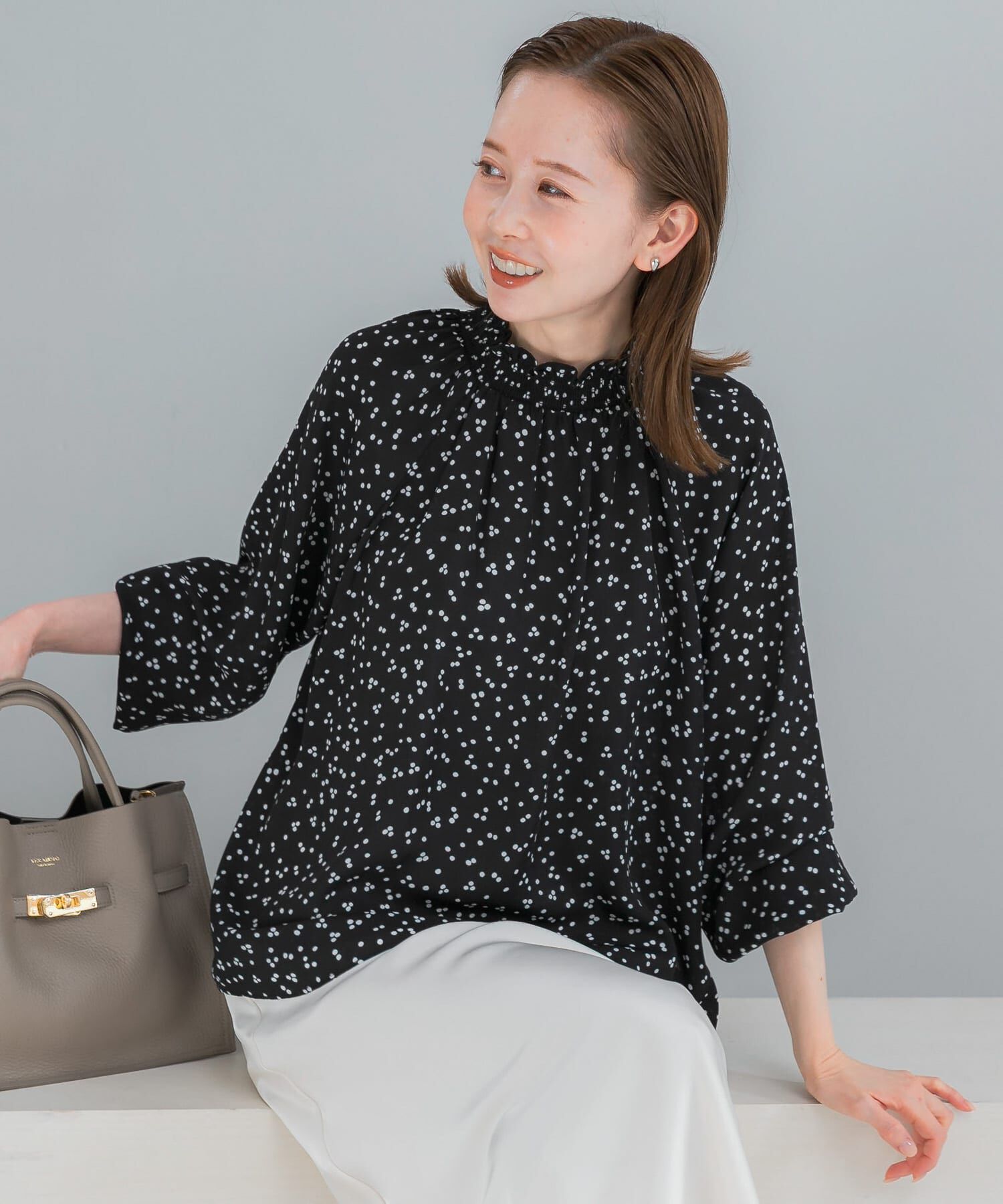 URBAN RESEARCH ROSSO「『WEB/一部店舗限定』ウォッシャブルランダムドットブラウス」|シャツ・ブラウス|ブラック